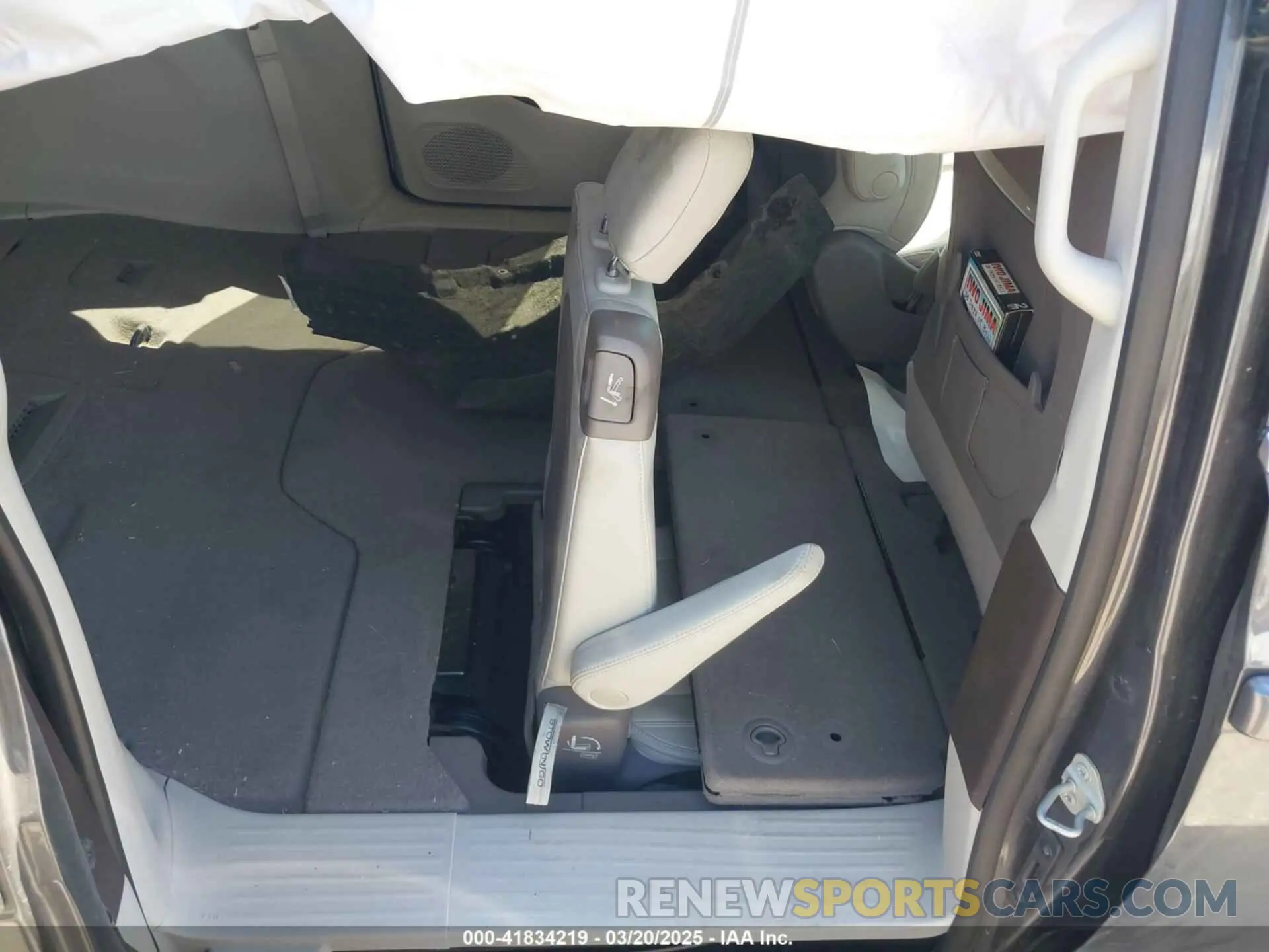 8 fotografías del automóvil dañado 2C4RC1EG3LR164881 CHRYSLER PACIFICA 2020