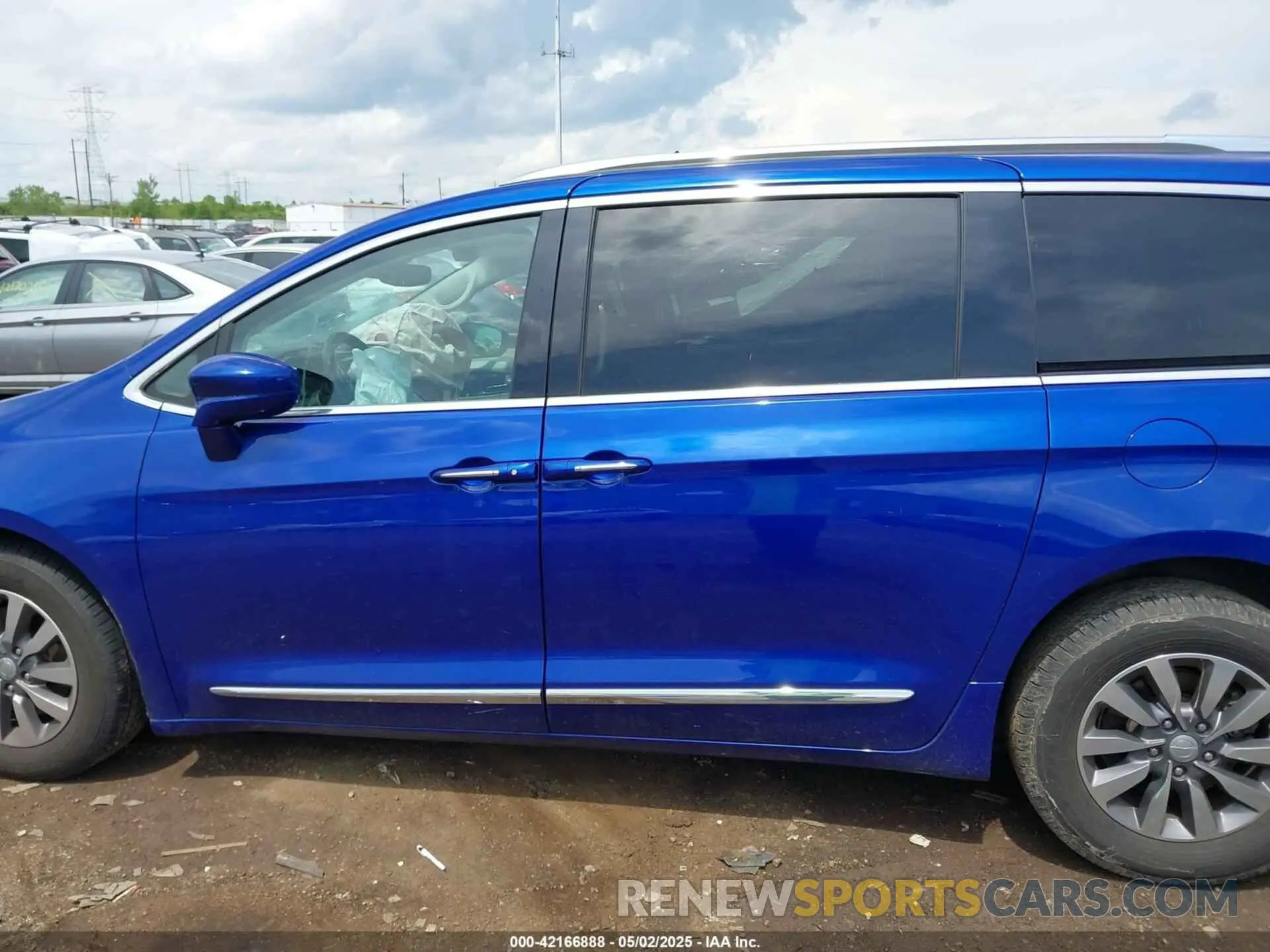 14 fotografías del automóvil dañado 2C4RC1EG3LR172897 CHRYSLER PACIFICA 2020