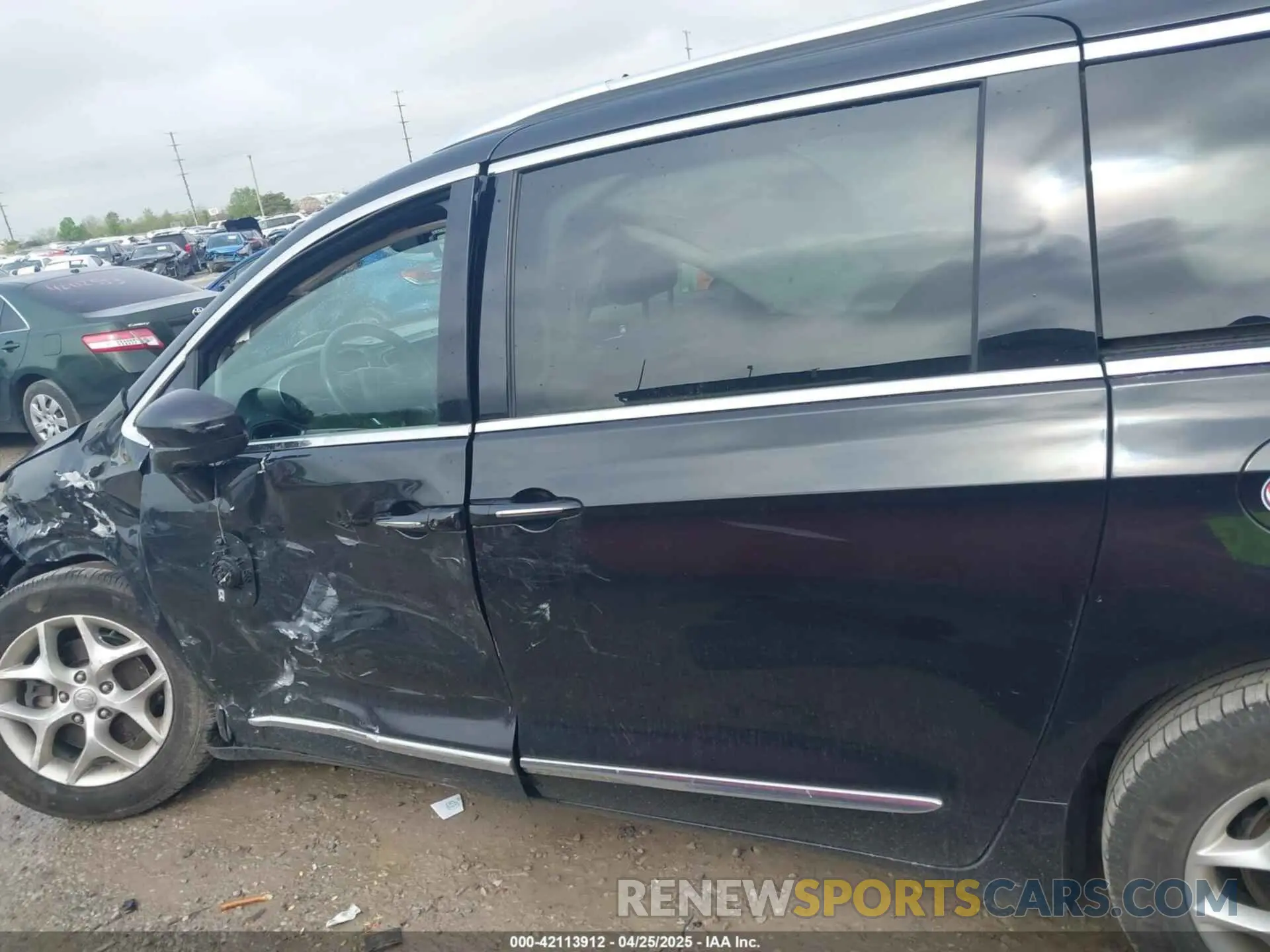 15 fotografías del automóvil dañado 2C4RC1EG4LR108013 CHRYSLER PACIFICA 2020