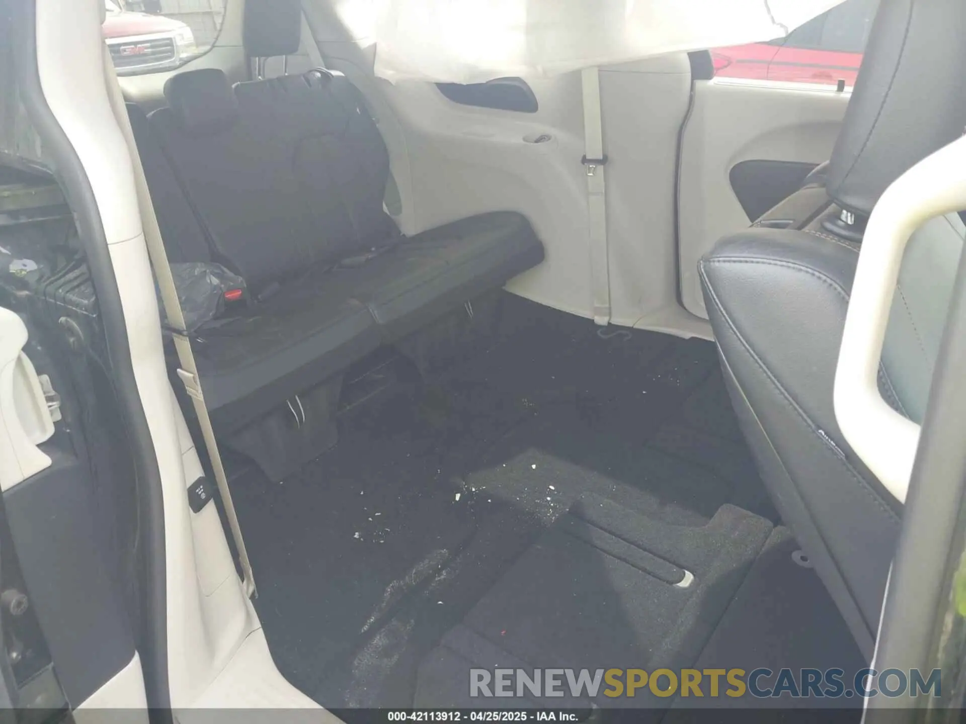 8 fotografías del automóvil dañado 2C4RC1EG4LR108013 CHRYSLER PACIFICA 2020