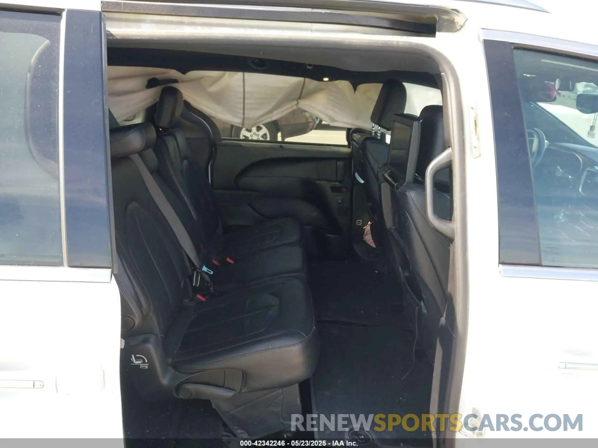 8 fotografías del automóvil dañado 2C4RC1EG5LR102298 CHRYSLER PACIFICA 2020