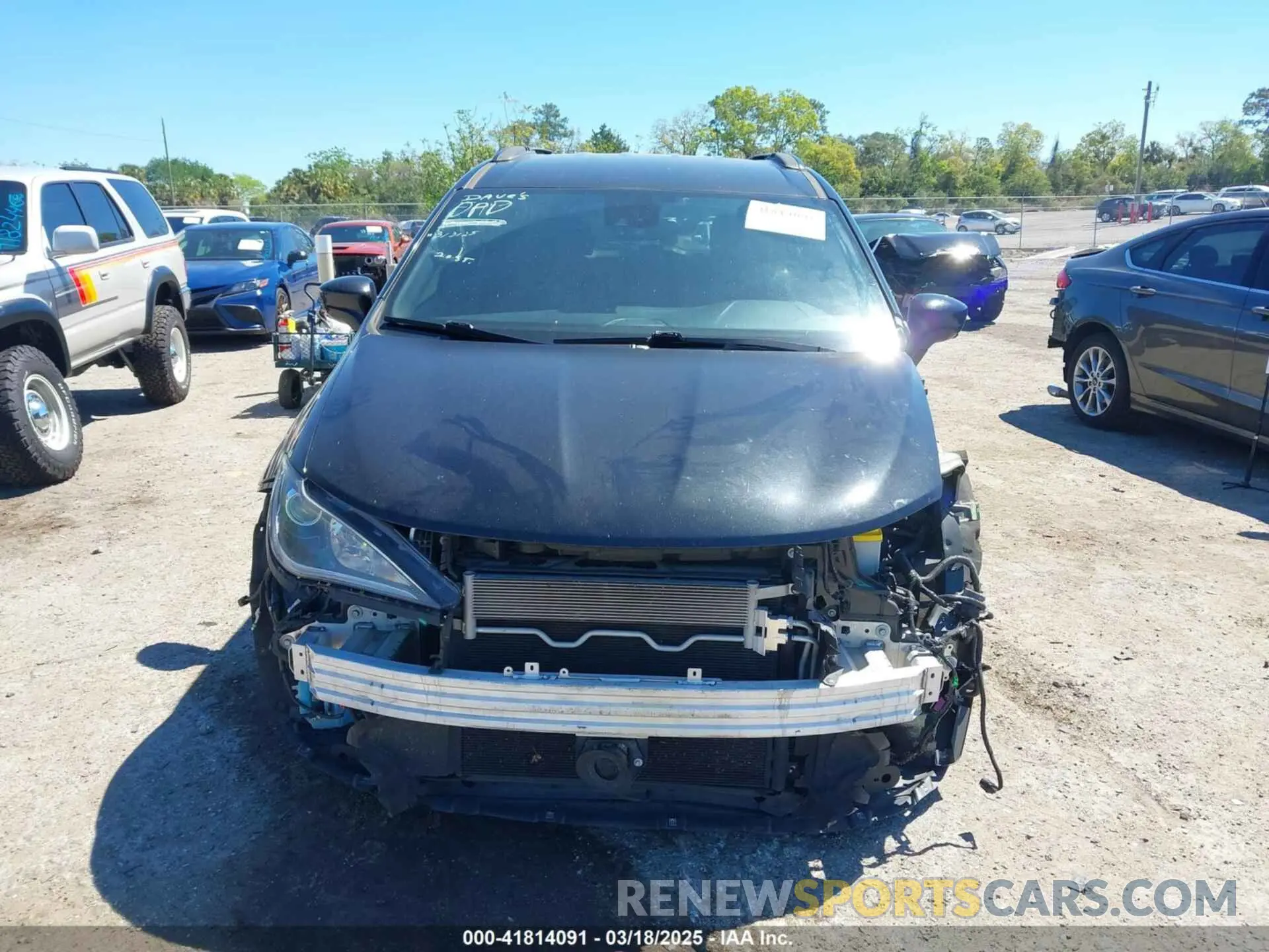 12 fotografías del automóvil dañado 2C4RC1EG6LR113360 CHRYSLER PACIFICA 2020