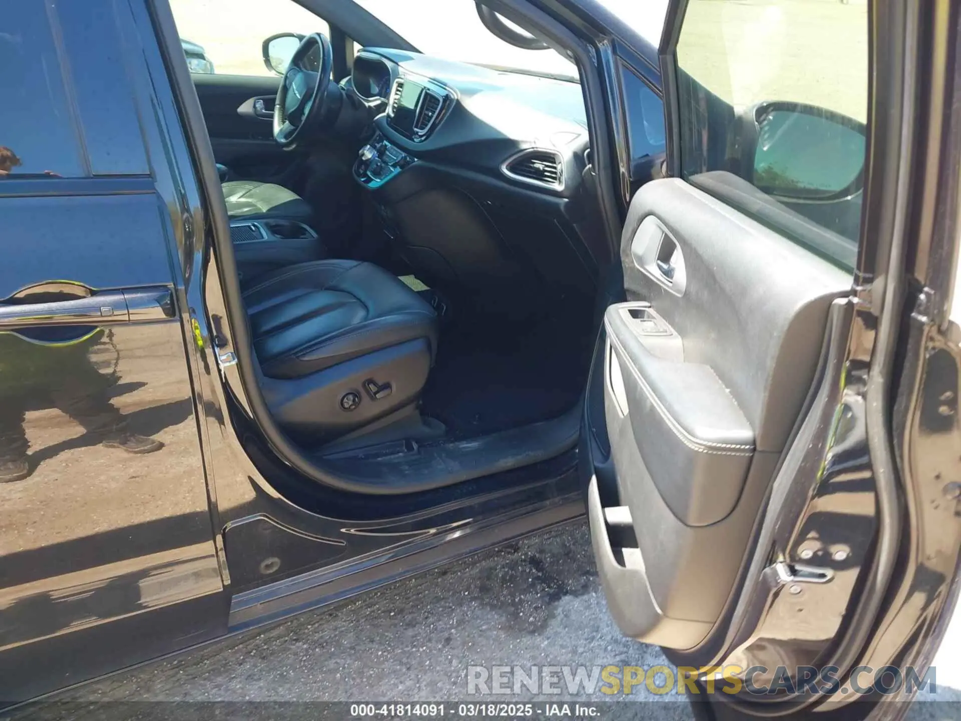 5 fotografías del automóvil dañado 2C4RC1EG6LR113360 CHRYSLER PACIFICA 2020