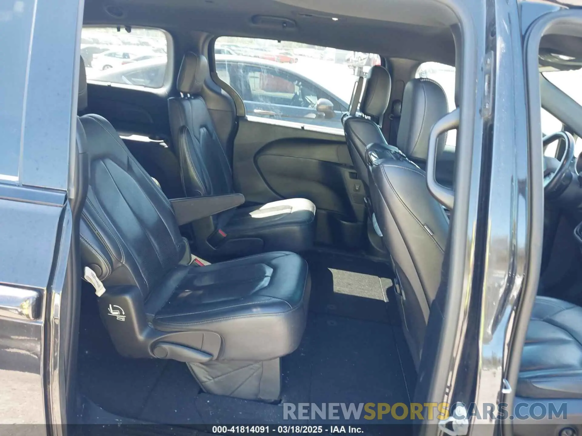8 fotografías del automóvil dañado 2C4RC1EG6LR113360 CHRYSLER PACIFICA 2020
