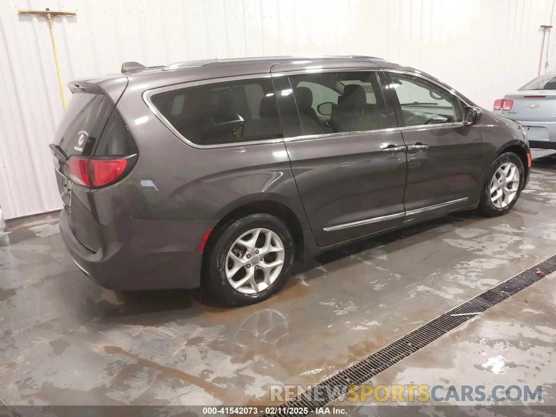 4 fotografías del automóvil dañado 2C4RC1EG7LR108488 CHRYSLER PACIFICA 2020