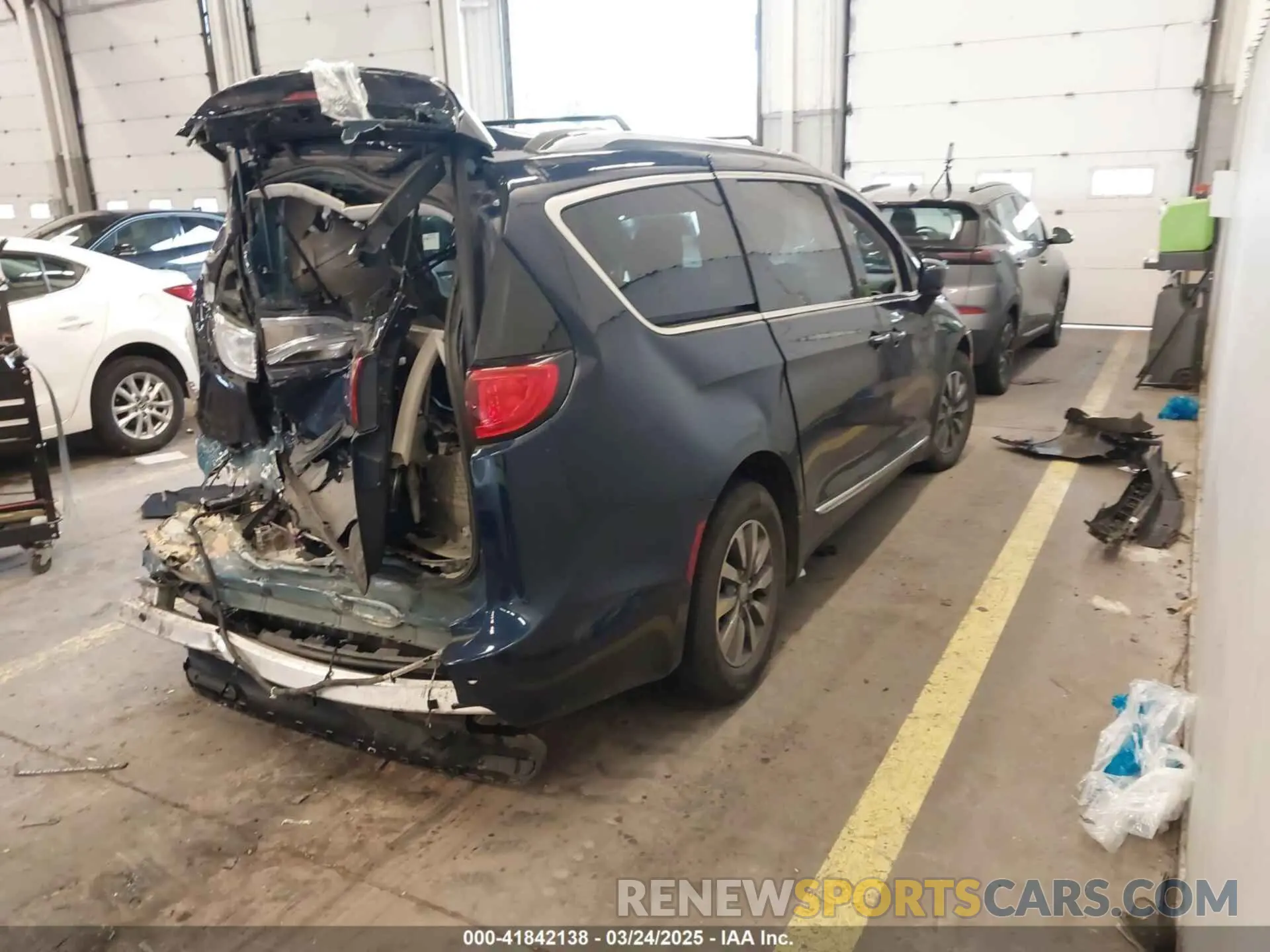 4 fotografías del automóvil dañado 2C4RC1EGXLR172864 CHRYSLER PACIFICA 2020
