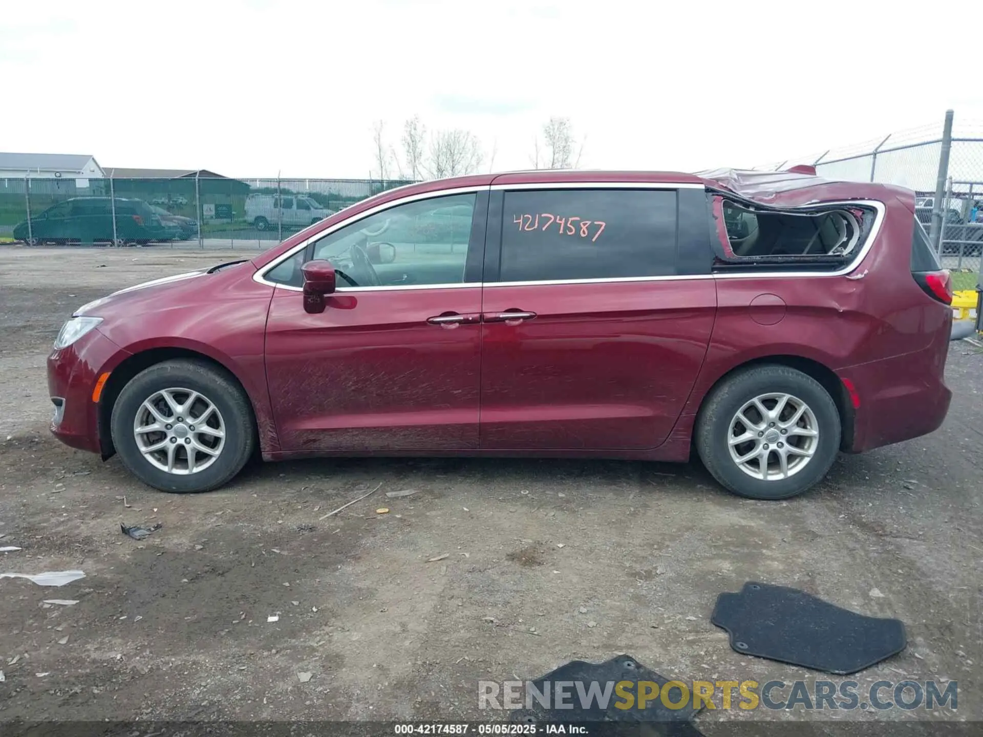 14 fotografías del automóvil dañado 2C4RC1FG0LR266864 CHRYSLER PACIFICA 2020