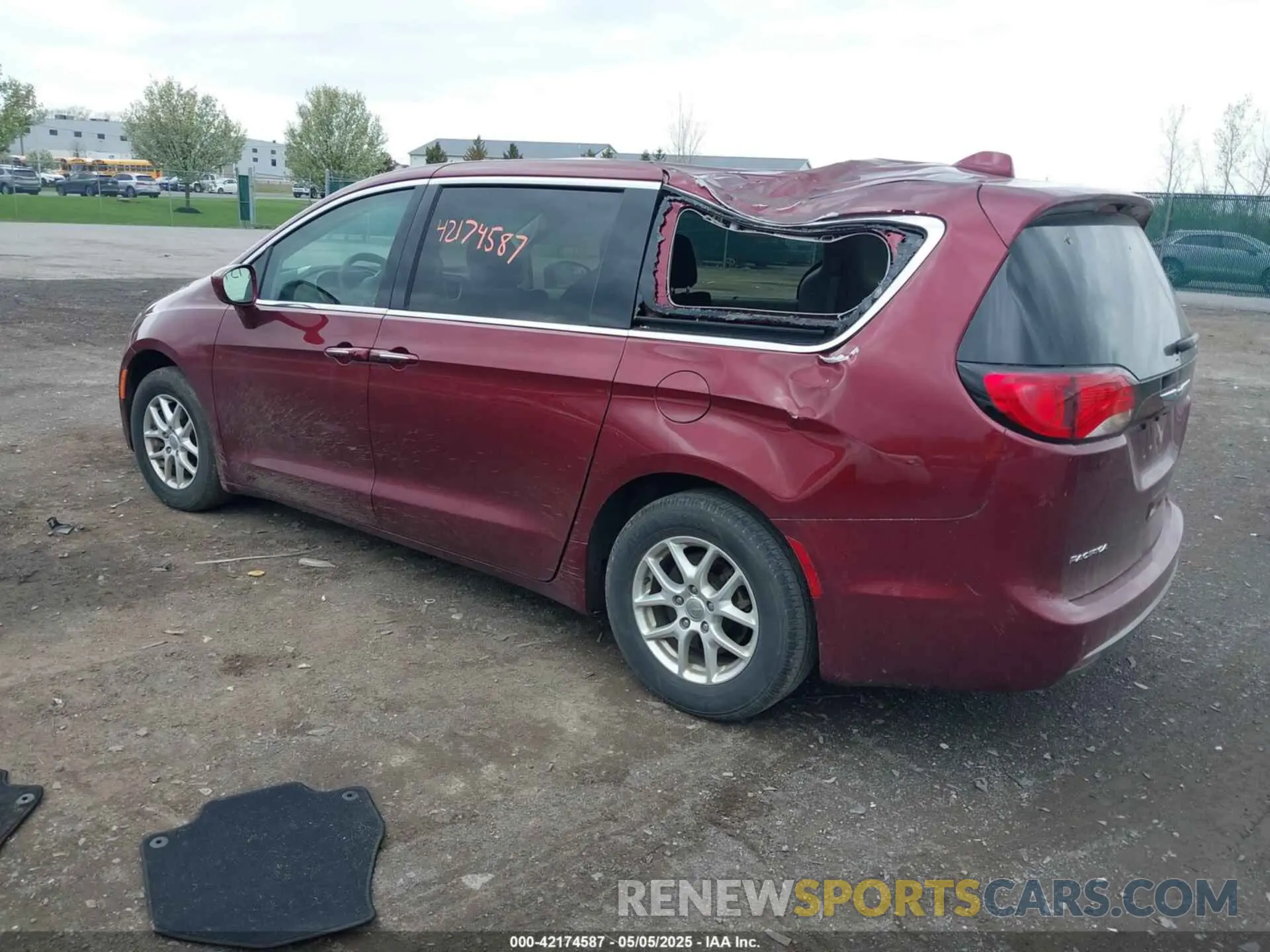 3 fotografías del automóvil dañado 2C4RC1FG0LR266864 CHRYSLER PACIFICA 2020