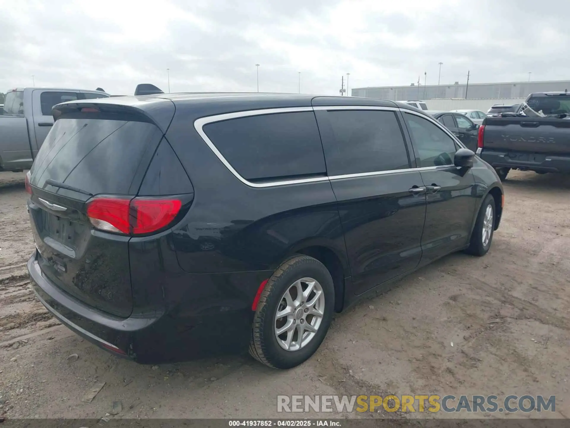 4 fotografías del automóvil dañado 2C4RC1FG2LR200381 CHRYSLER PACIFICA 2020