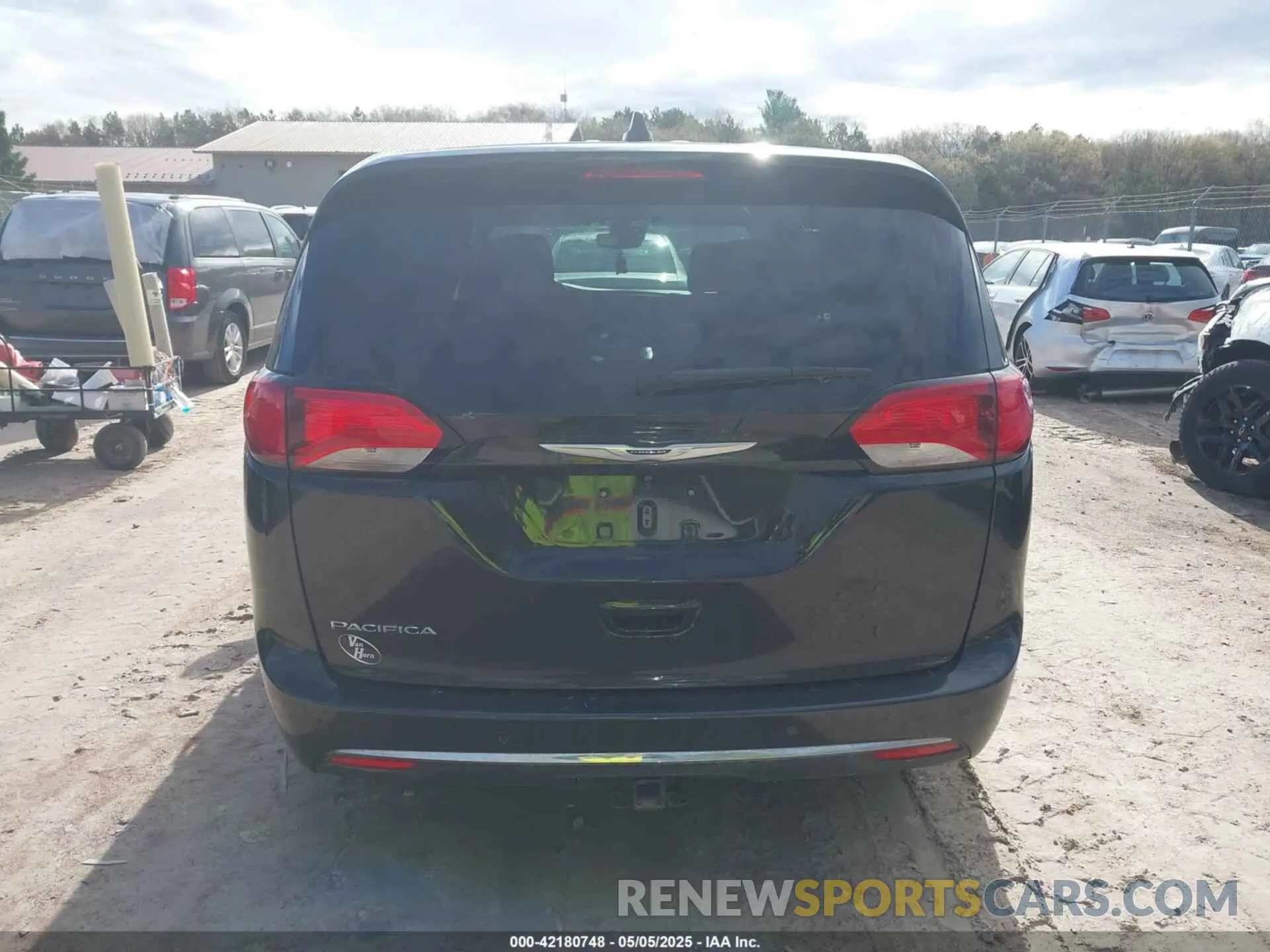 16 fotografías del automóvil dañado 2C4RC1FG6LR205129 CHRYSLER PACIFICA 2020