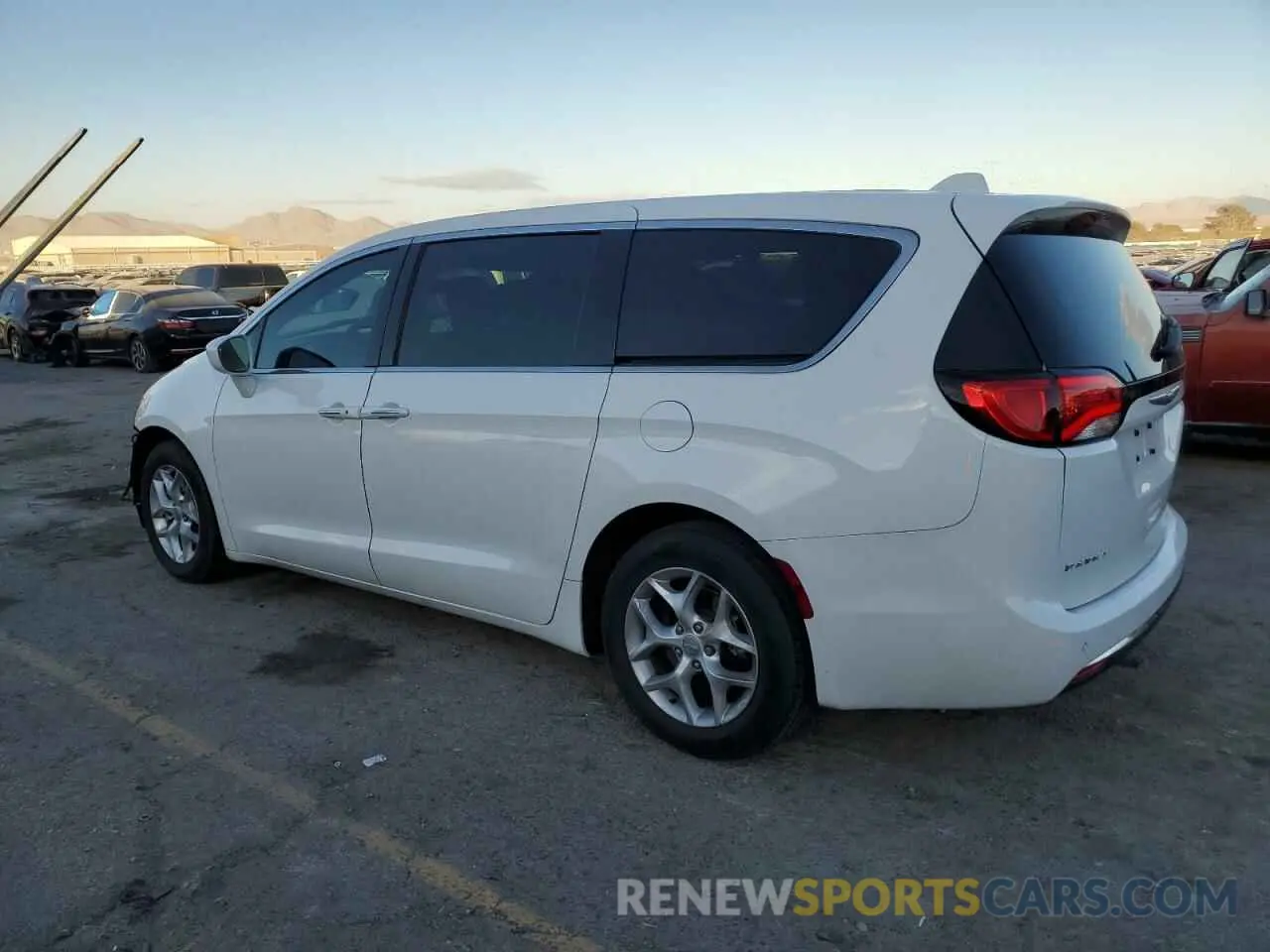 2 fotografías del automóvil dañado 2C4RC1FG7LR110210 CHRYSLER PACIFICA 2020