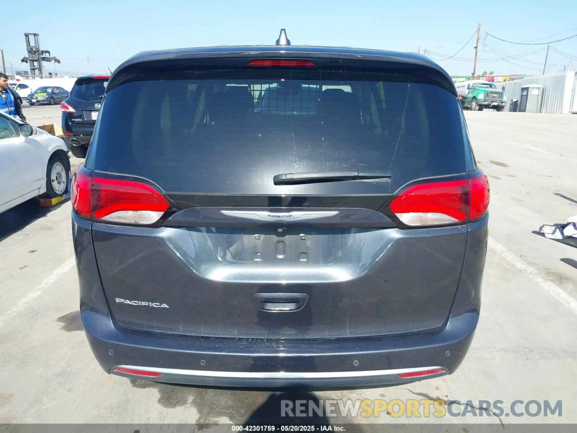 16 fotografías del automóvil dañado 2C4RC1FG7LR222666 CHRYSLER PACIFICA 2020