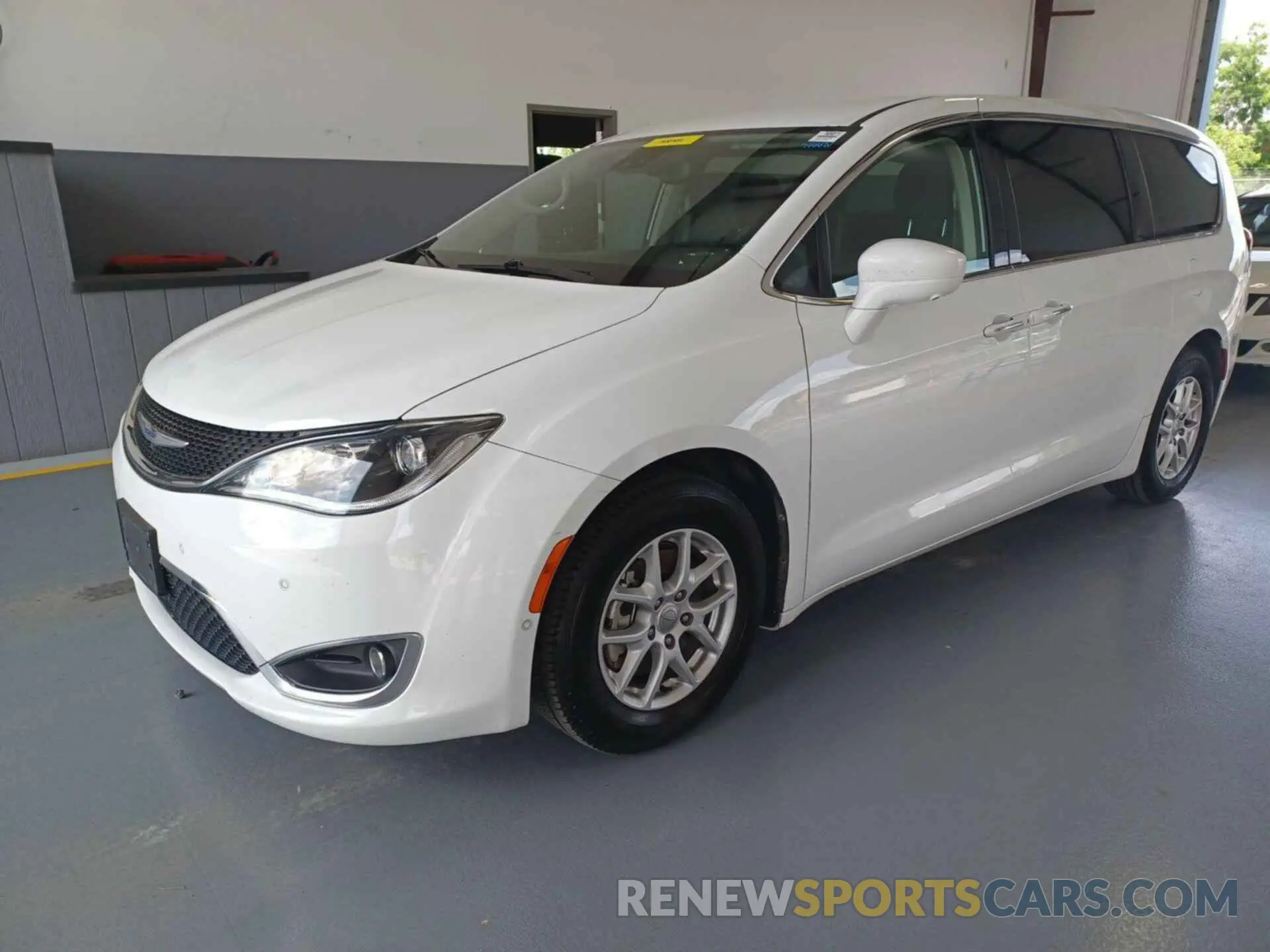 16 fotografías del automóvil dañado 2C4RC1FGXLR222662 CHRYSLER PACIFICA 2020