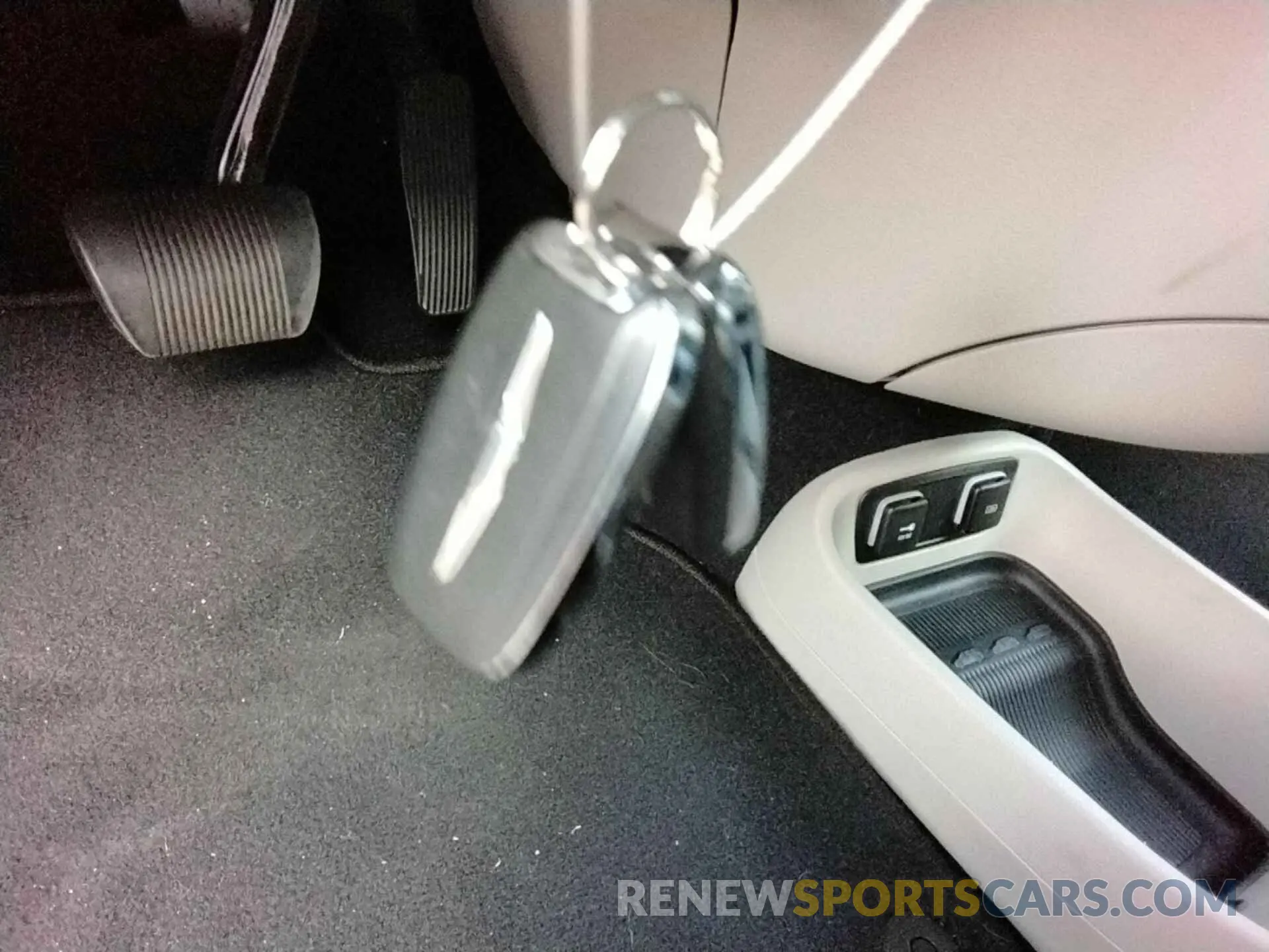 6 fotografías del automóvil dañado 2C4RC1FGXLR222662 CHRYSLER PACIFICA 2020