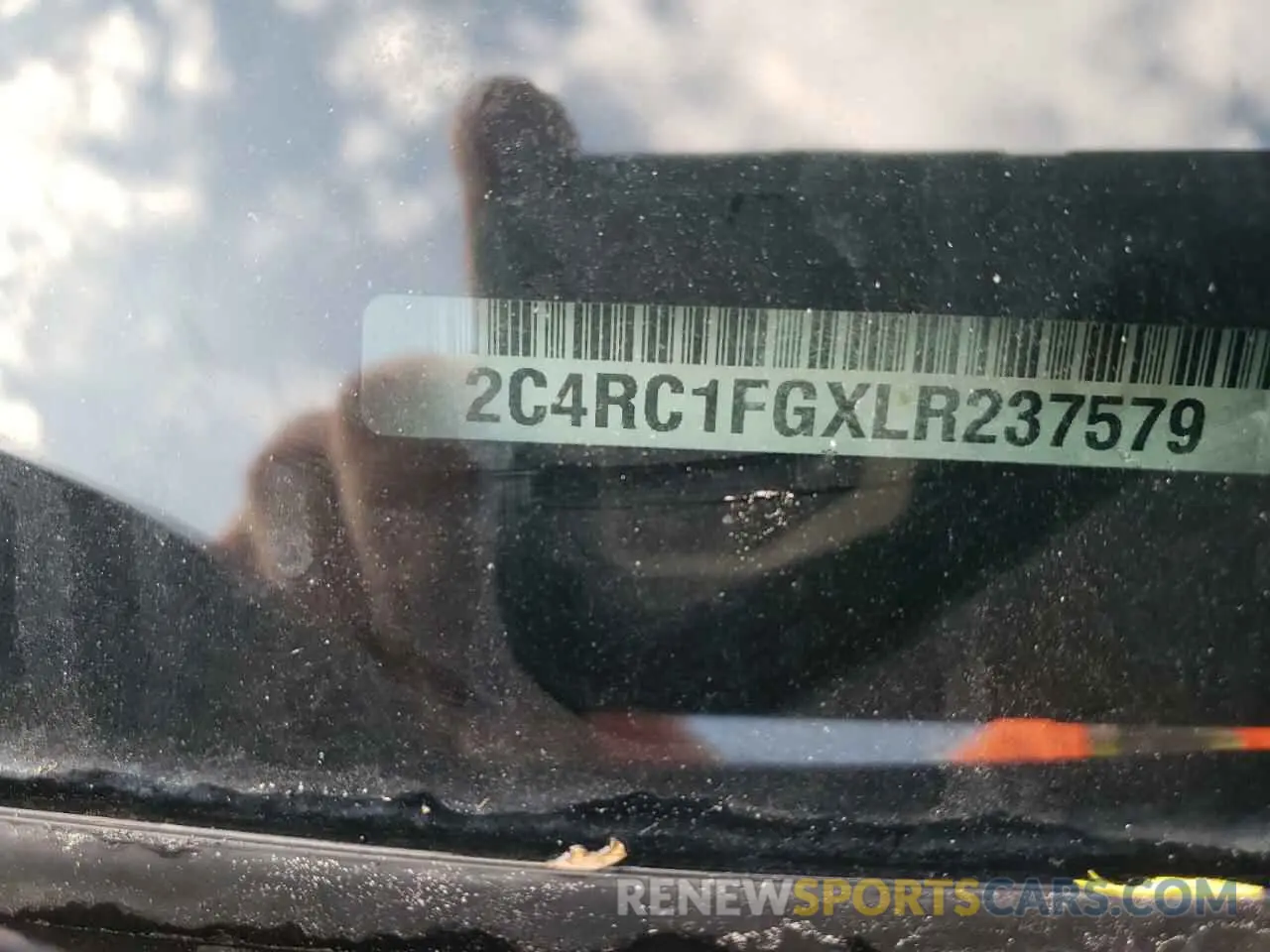 14 fotografías del automóvil dañado 2C4RC1FGXLR237579 CHRYSLER PACIFICA 2020
