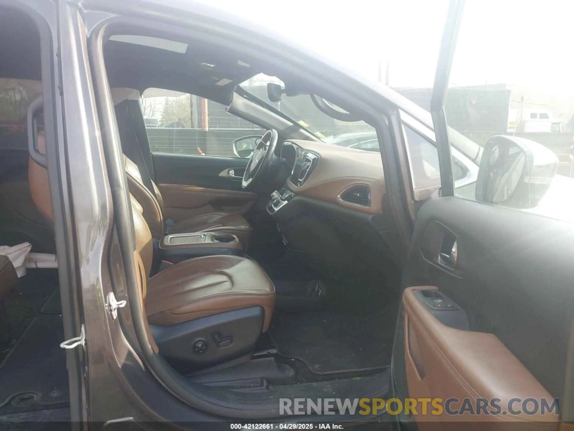 5 fotografías del automóvil dañado 2C4RC1GG2LR151861 CHRYSLER PACIFICA 2020
