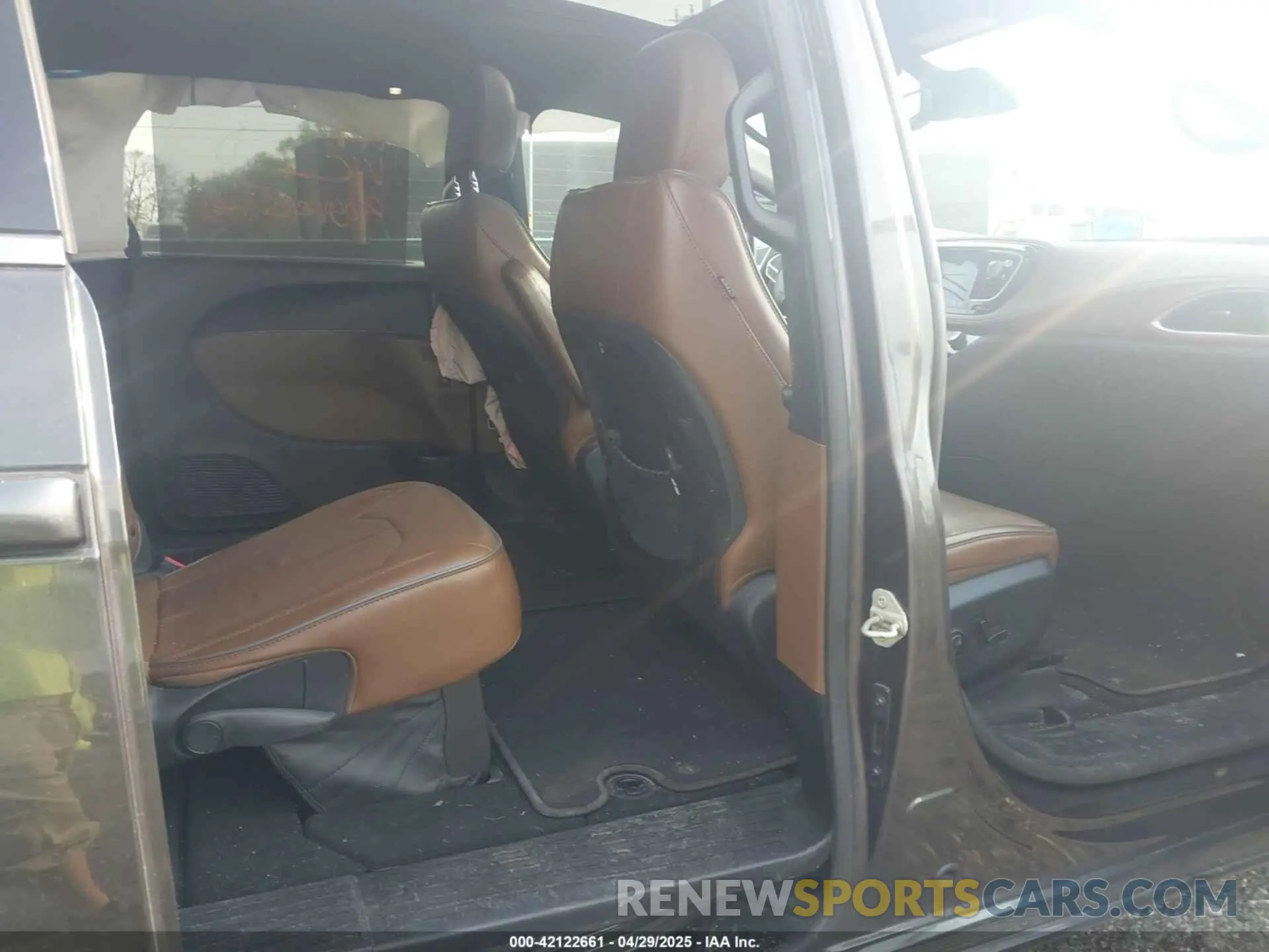 8 fotografías del automóvil dañado 2C4RC1GG2LR151861 CHRYSLER PACIFICA 2020