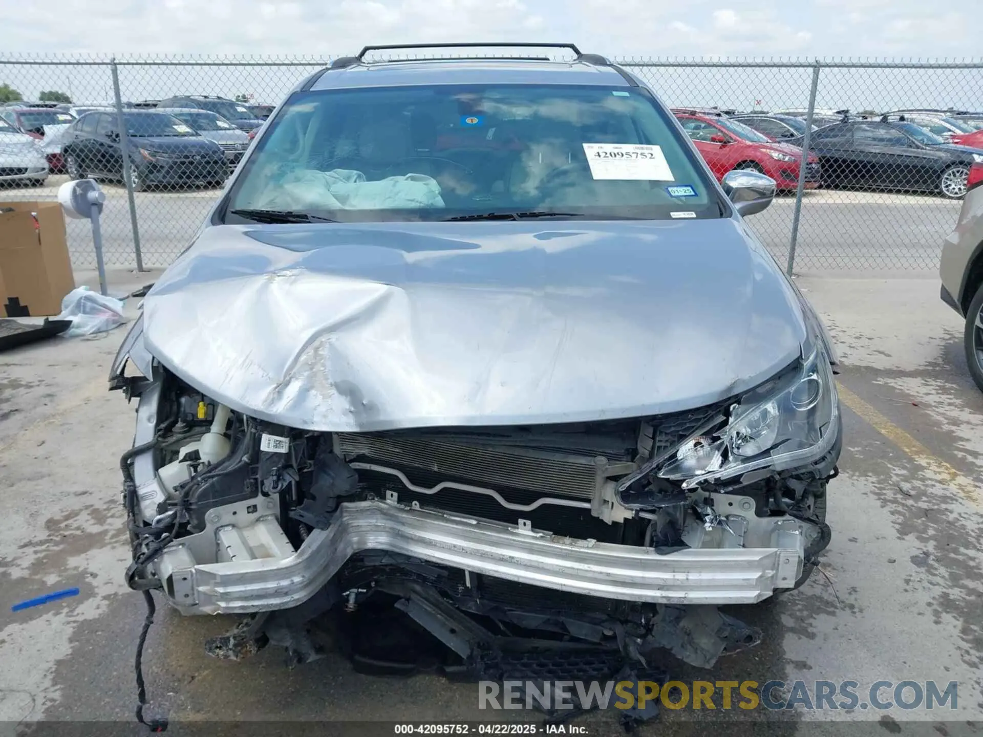 13 fotografías del automóvil dañado 2C4RC1GG2LR184245 CHRYSLER PACIFICA 2020