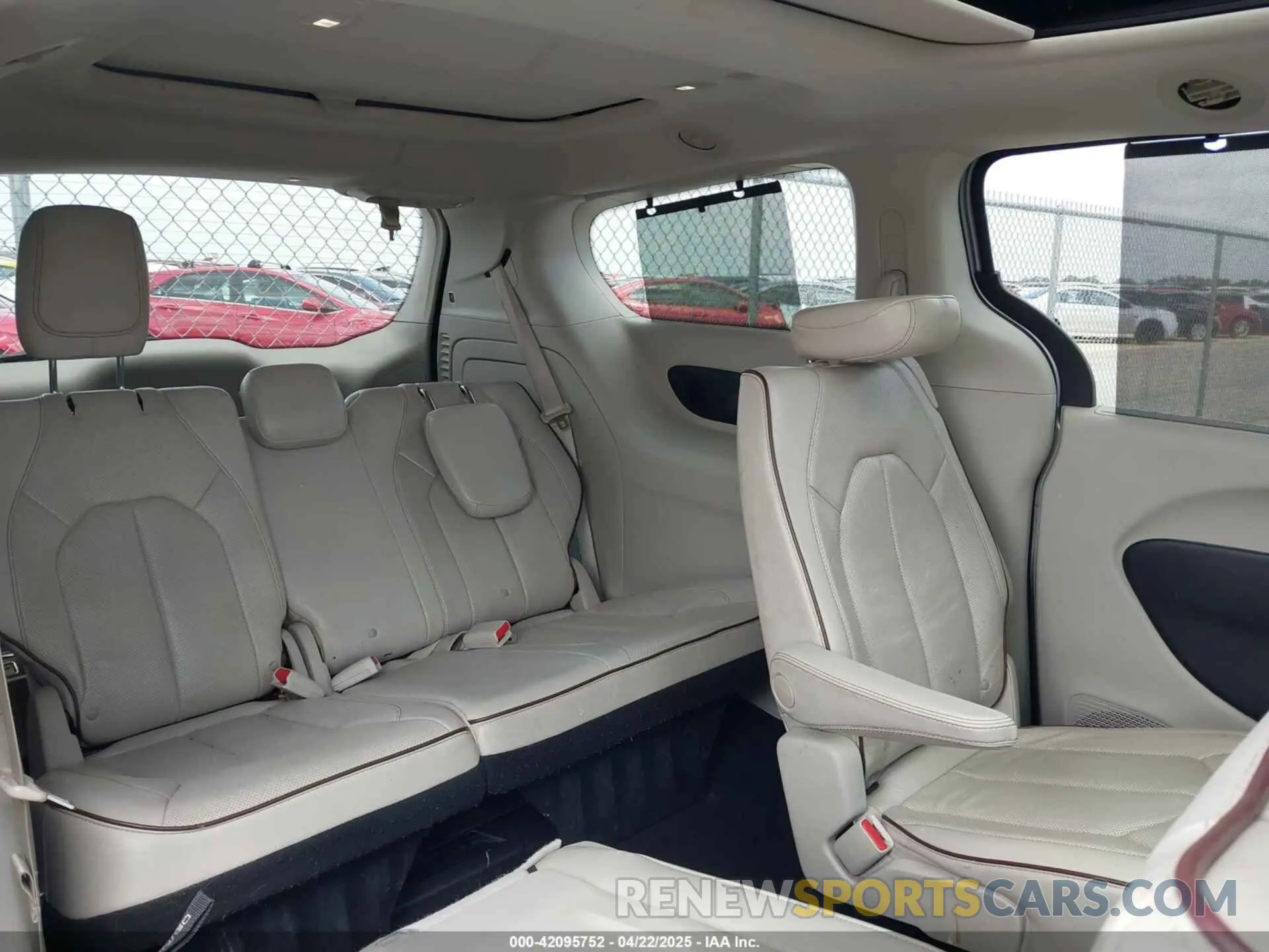 8 fotografías del automóvil dañado 2C4RC1GG2LR184245 CHRYSLER PACIFICA 2020