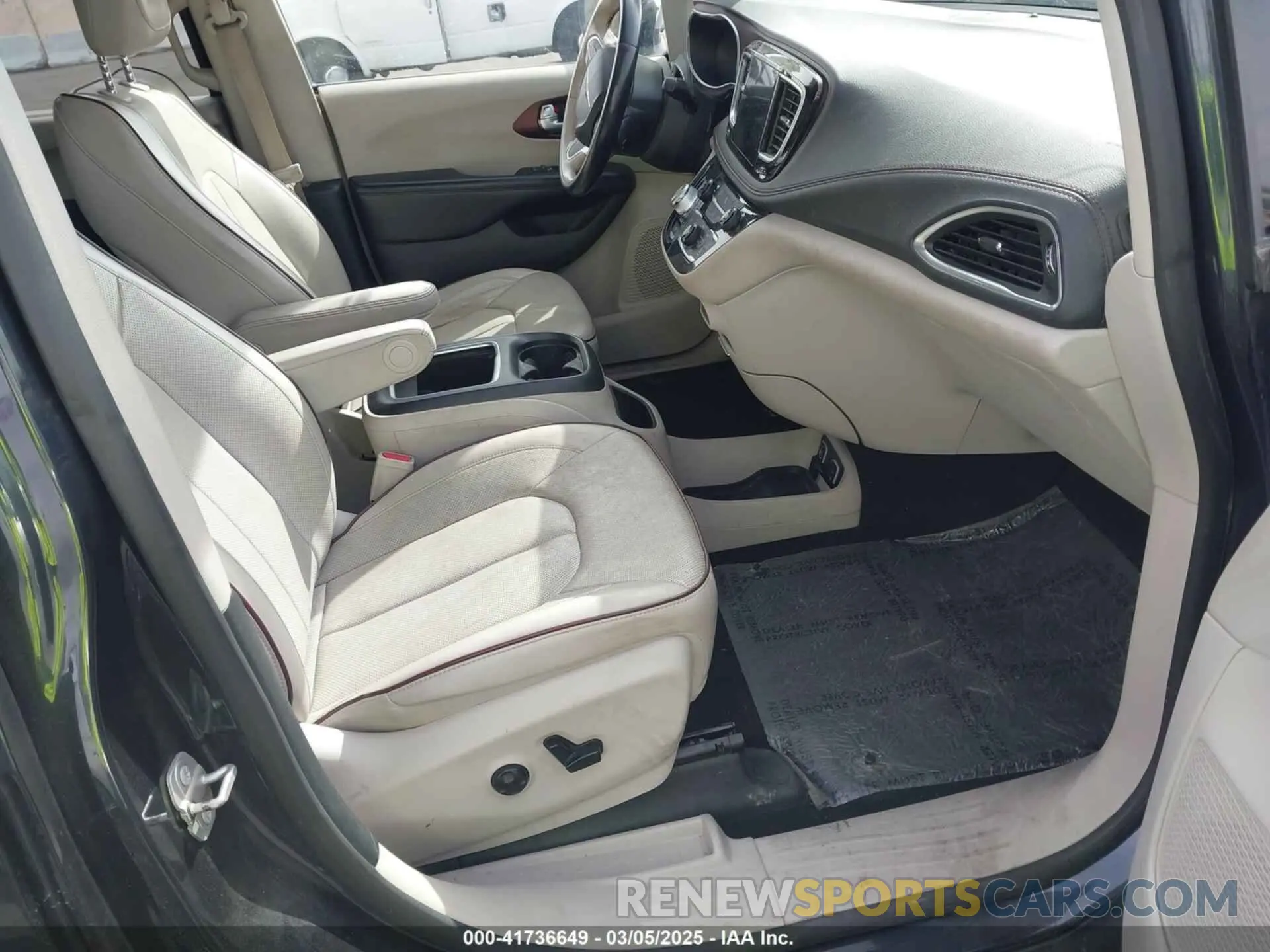 5 fotografías del automóvil dañado 2C4RC1GG4LR156463 CHRYSLER PACIFICA 2020