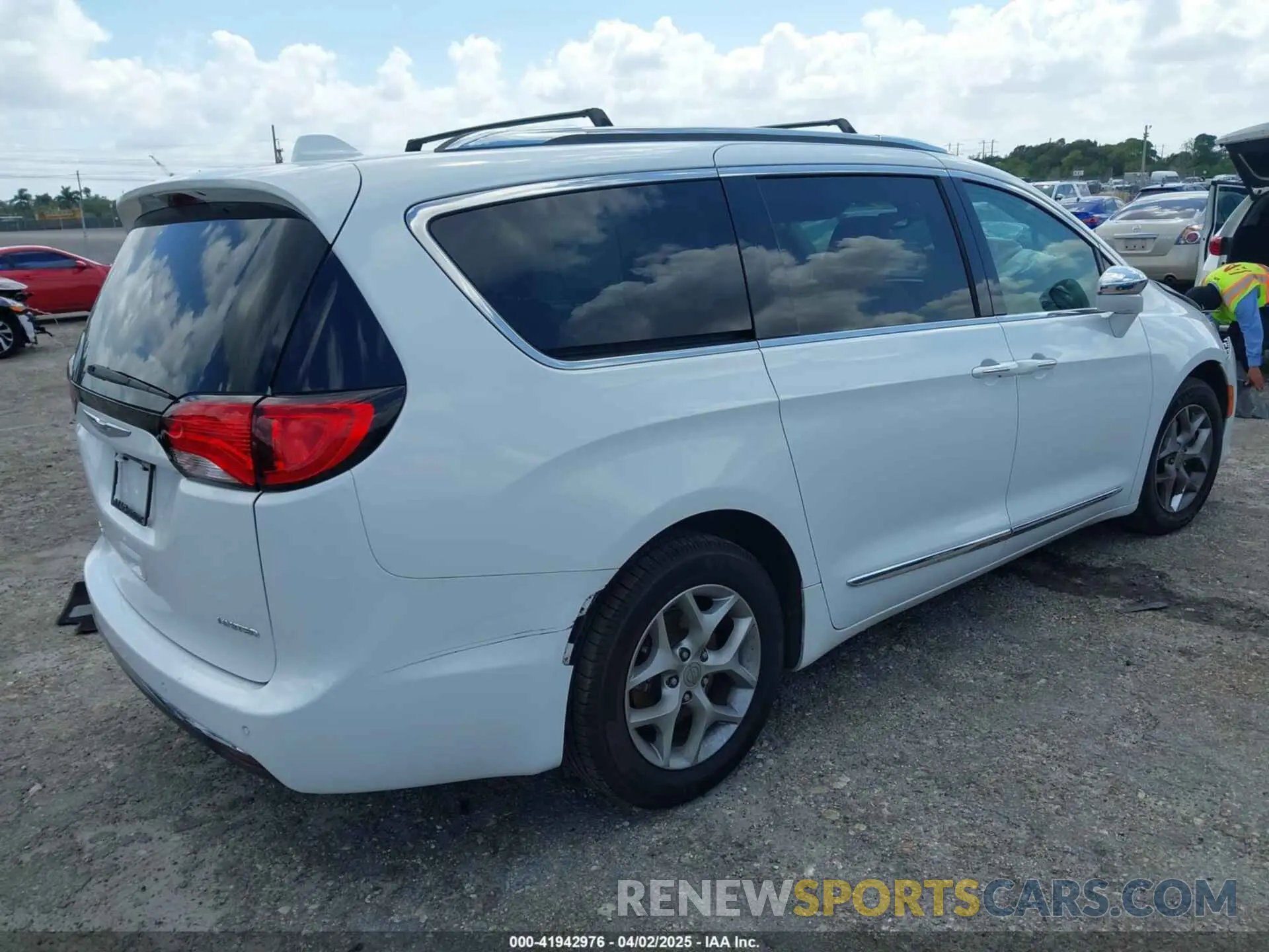4 fotografías del automóvil dañado 2C4RC1GG6LR130589 CHRYSLER PACIFICA 2020