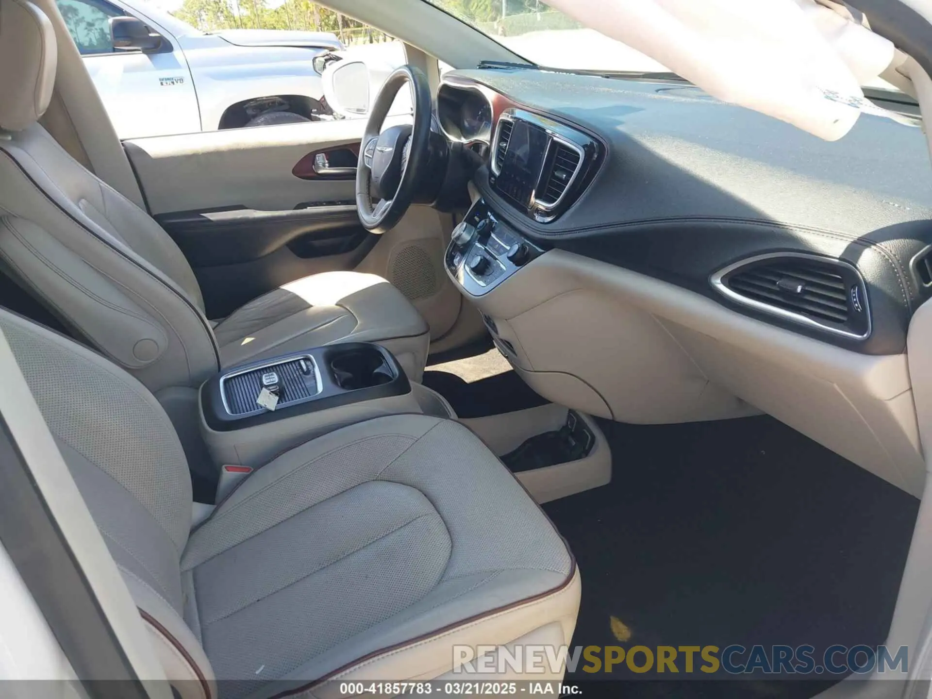 5 fotografías del automóvil dañado 2C4RC1GG9LR139786 CHRYSLER PACIFICA 2020