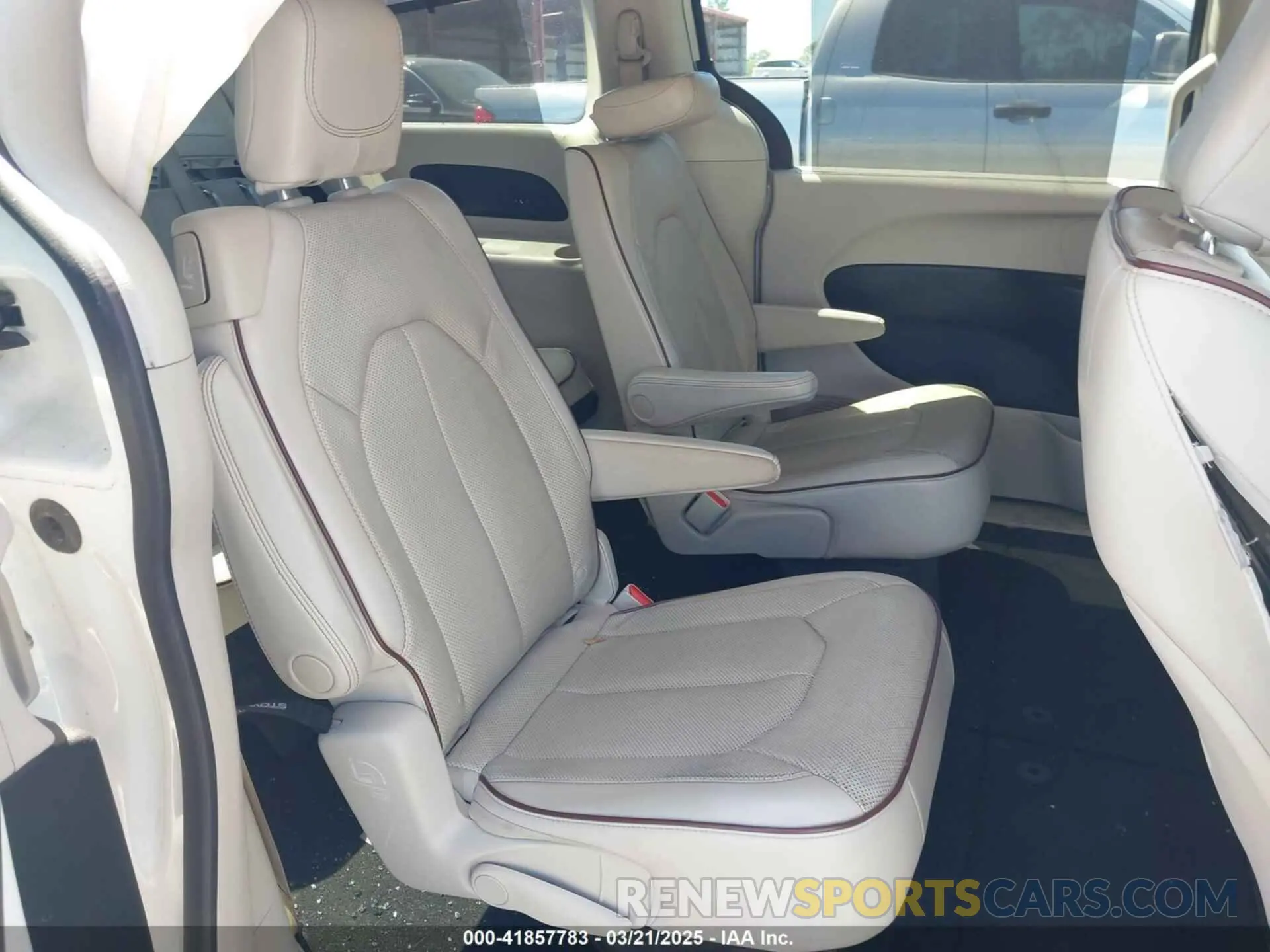 8 fotografías del automóvil dañado 2C4RC1GG9LR139786 CHRYSLER PACIFICA 2020