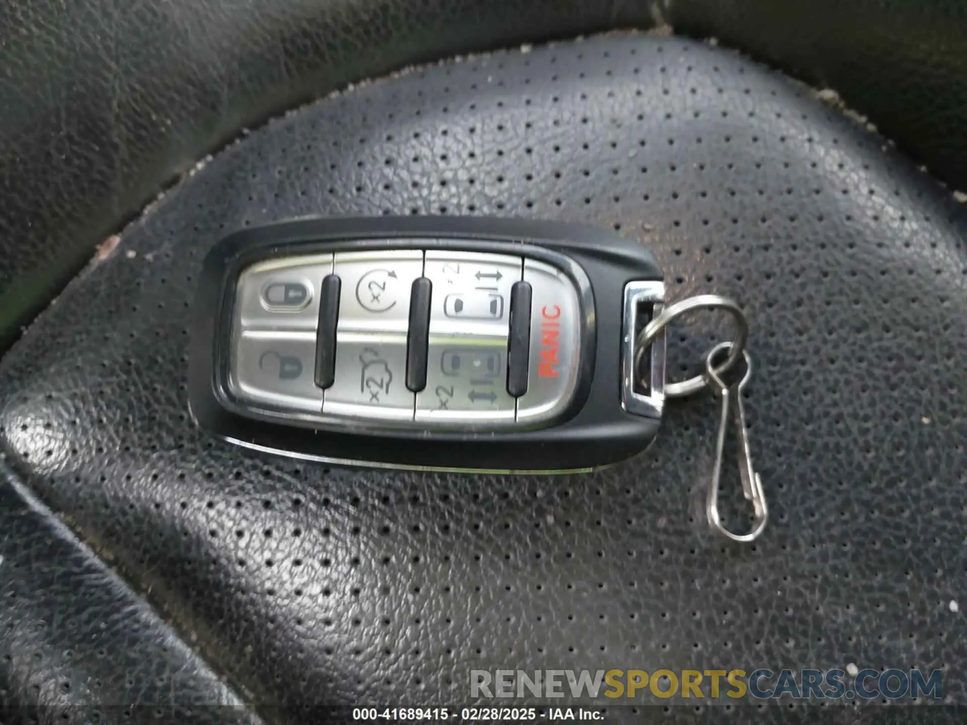 11 fotografías del automóvil dañado 2C4RC3BG9LR252124 CHRYSLER PACIFICA 2020