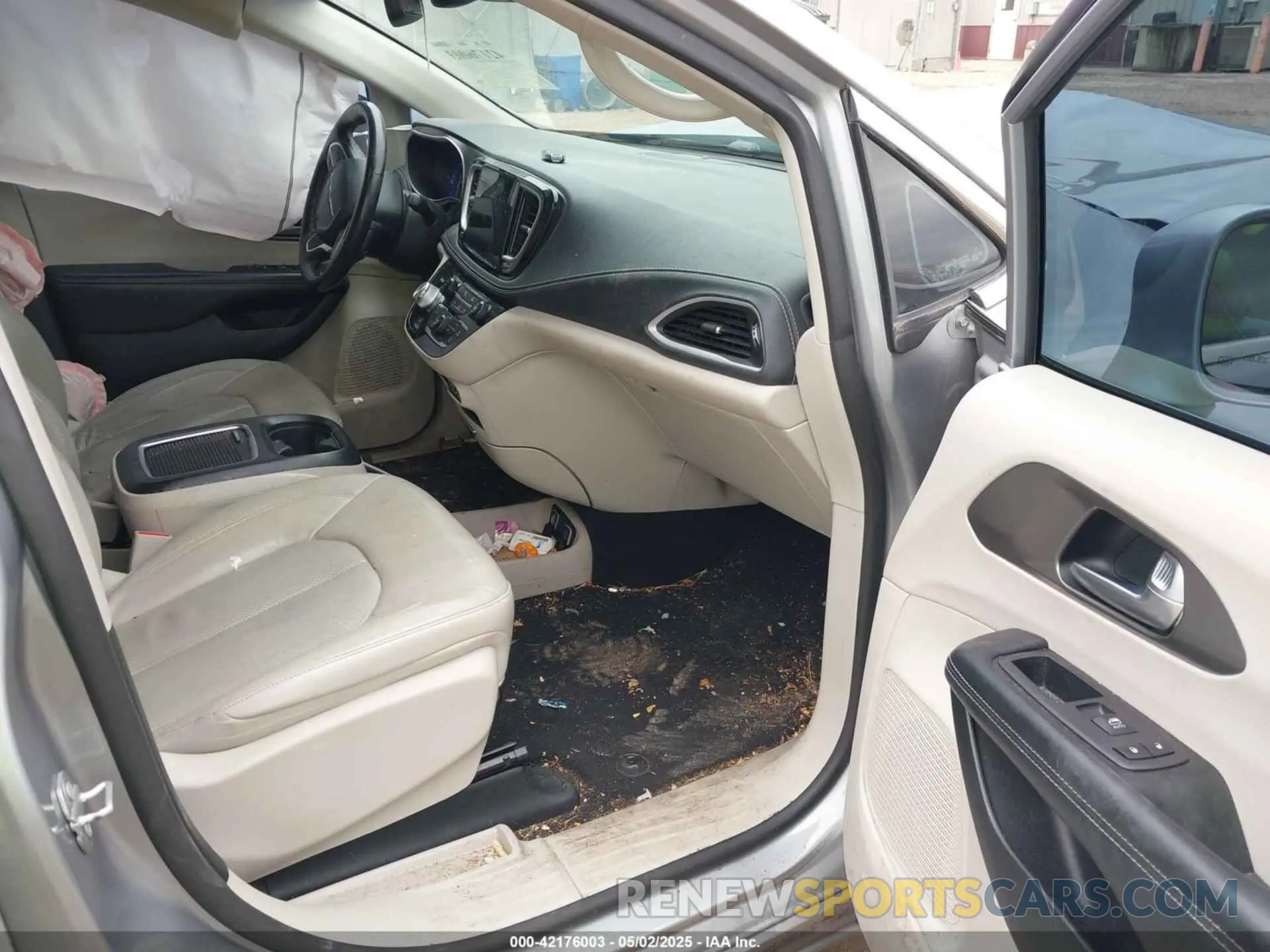 5 fotografías del automóvil dañado 2C4RC1BG0MR531936 CHRYSLER PACIFICA 2021