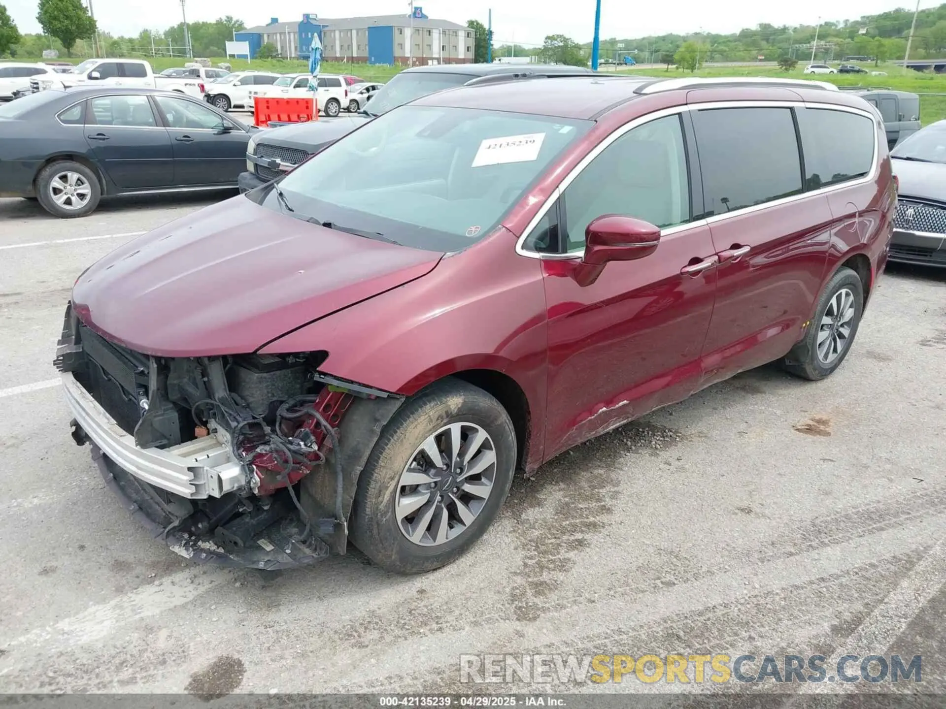 2 fotografías del automóvil dañado 2C4RC1BG2MR502731 CHRYSLER PACIFICA 2021