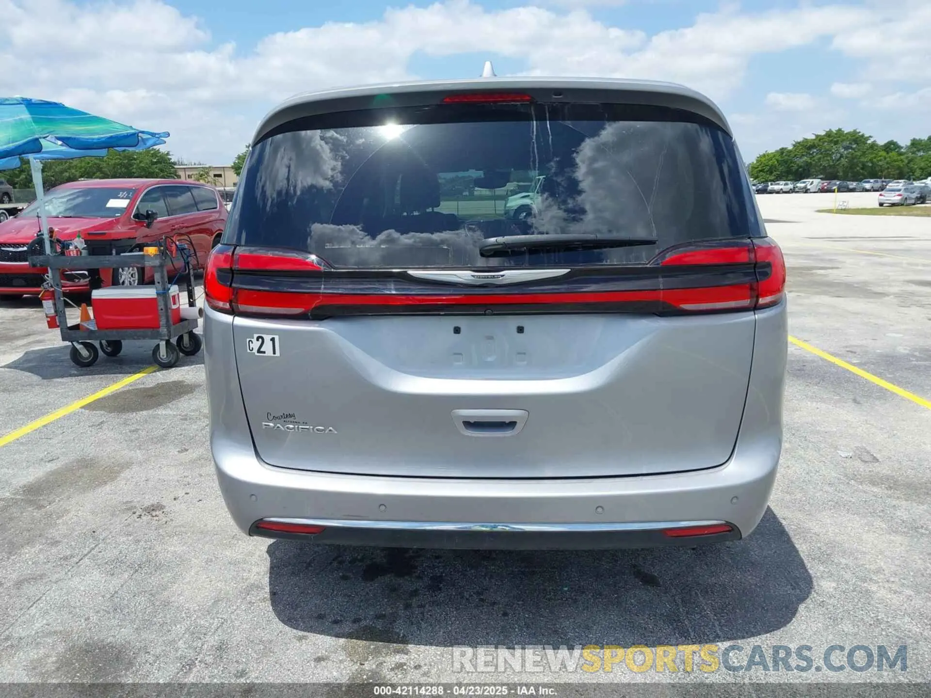 16 fotografías del automóvil dañado 2C4RC1BG2MR510053 CHRYSLER PACIFICA 2021