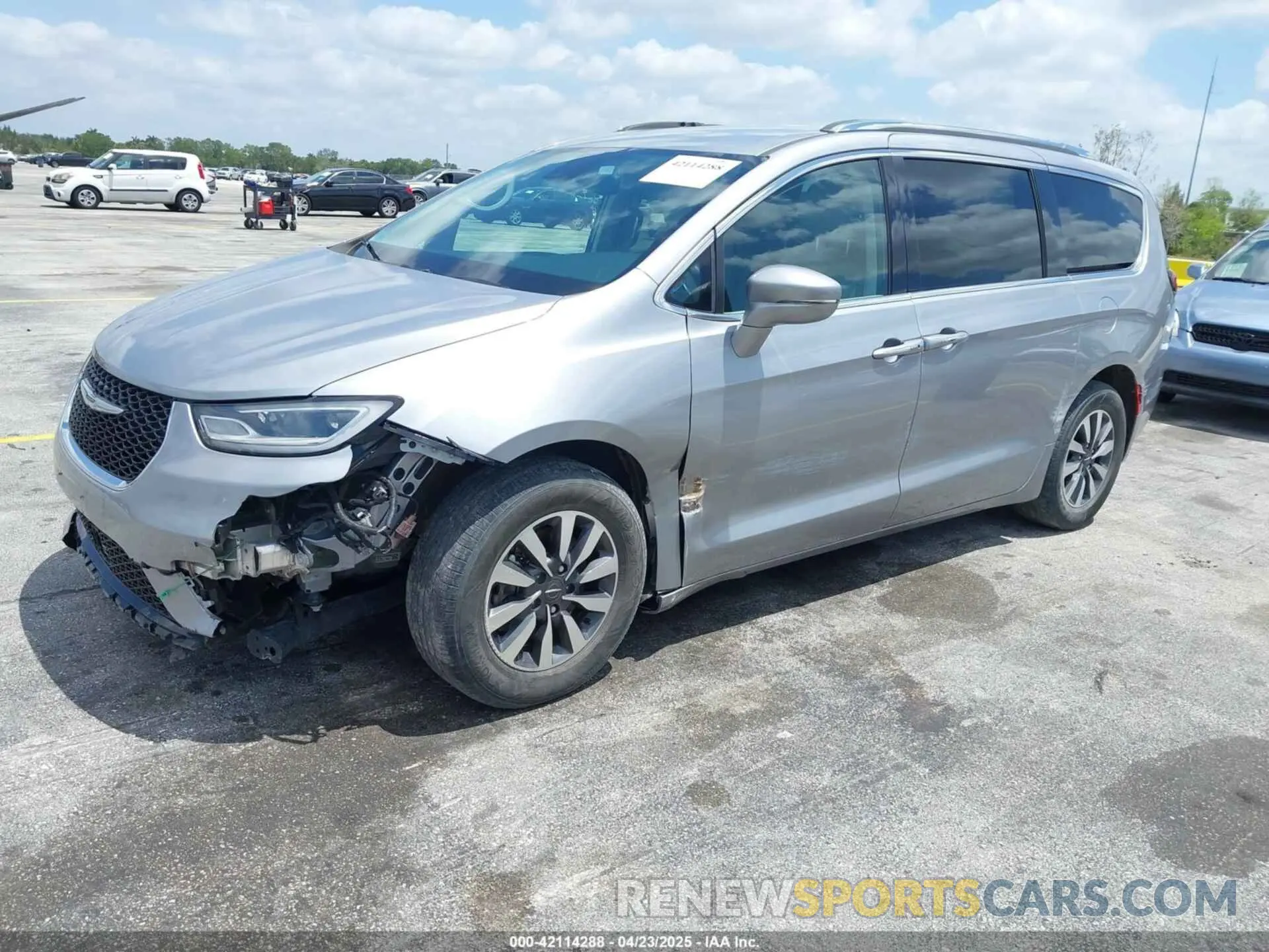 2 fotografías del automóvil dañado 2C4RC1BG2MR510053 CHRYSLER PACIFICA 2021
