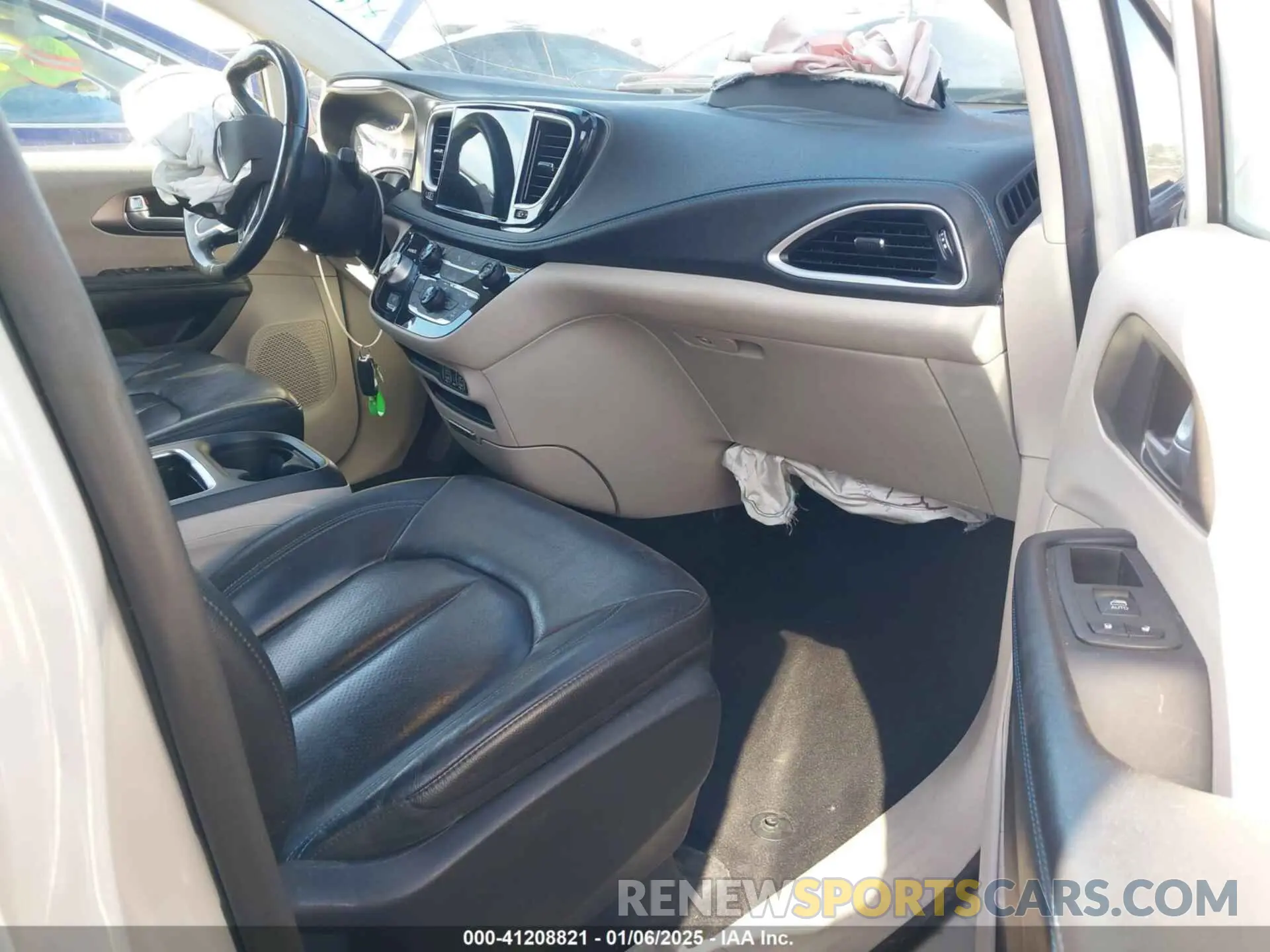 5 fotografías del automóvil dañado 2C4RC1BG3MR528397 CHRYSLER PACIFICA 2021