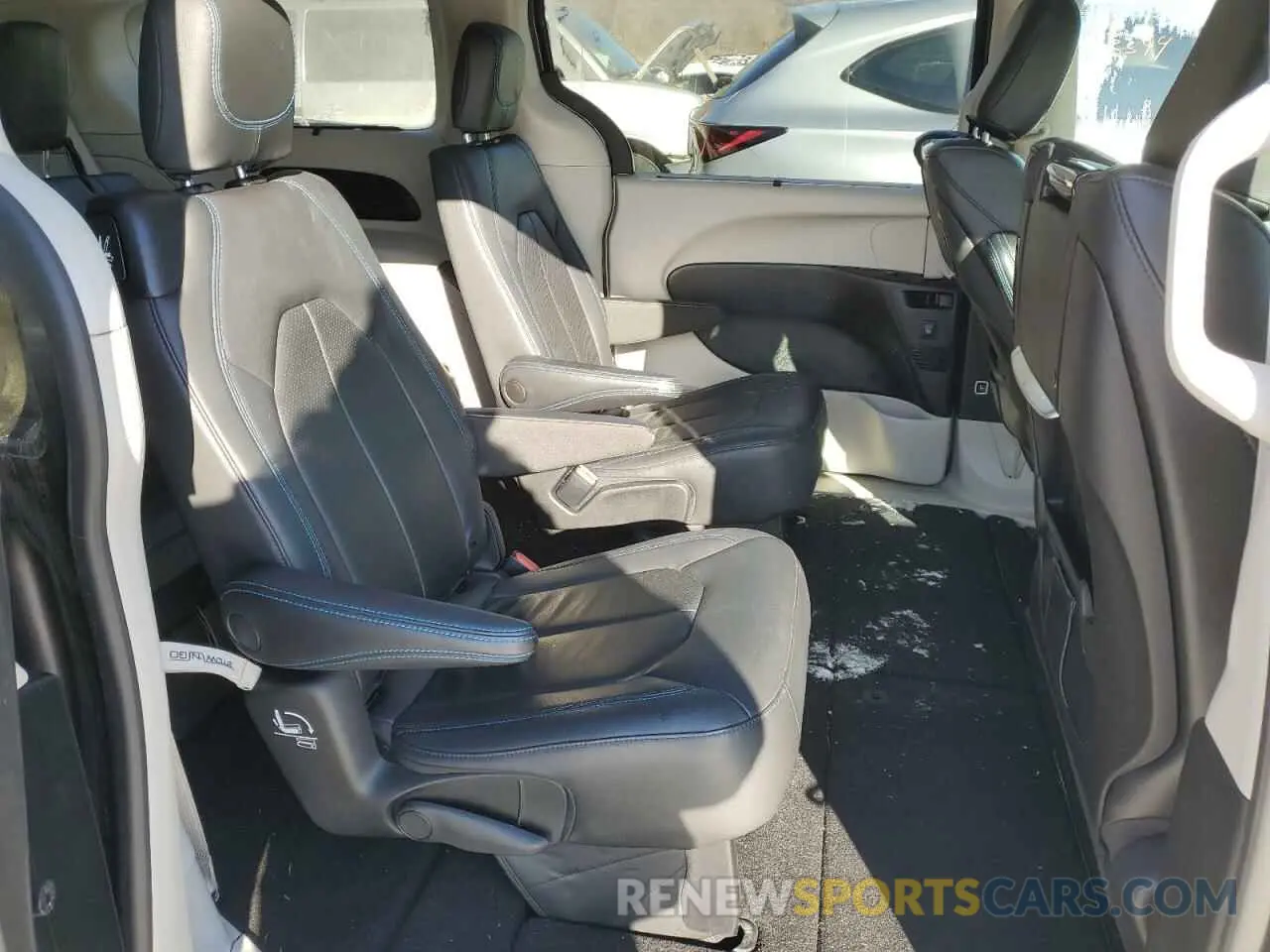 11 fotografías del automóvil dañado 2C4RC1BG4MR579519 CHRYSLER PACIFICA 2021