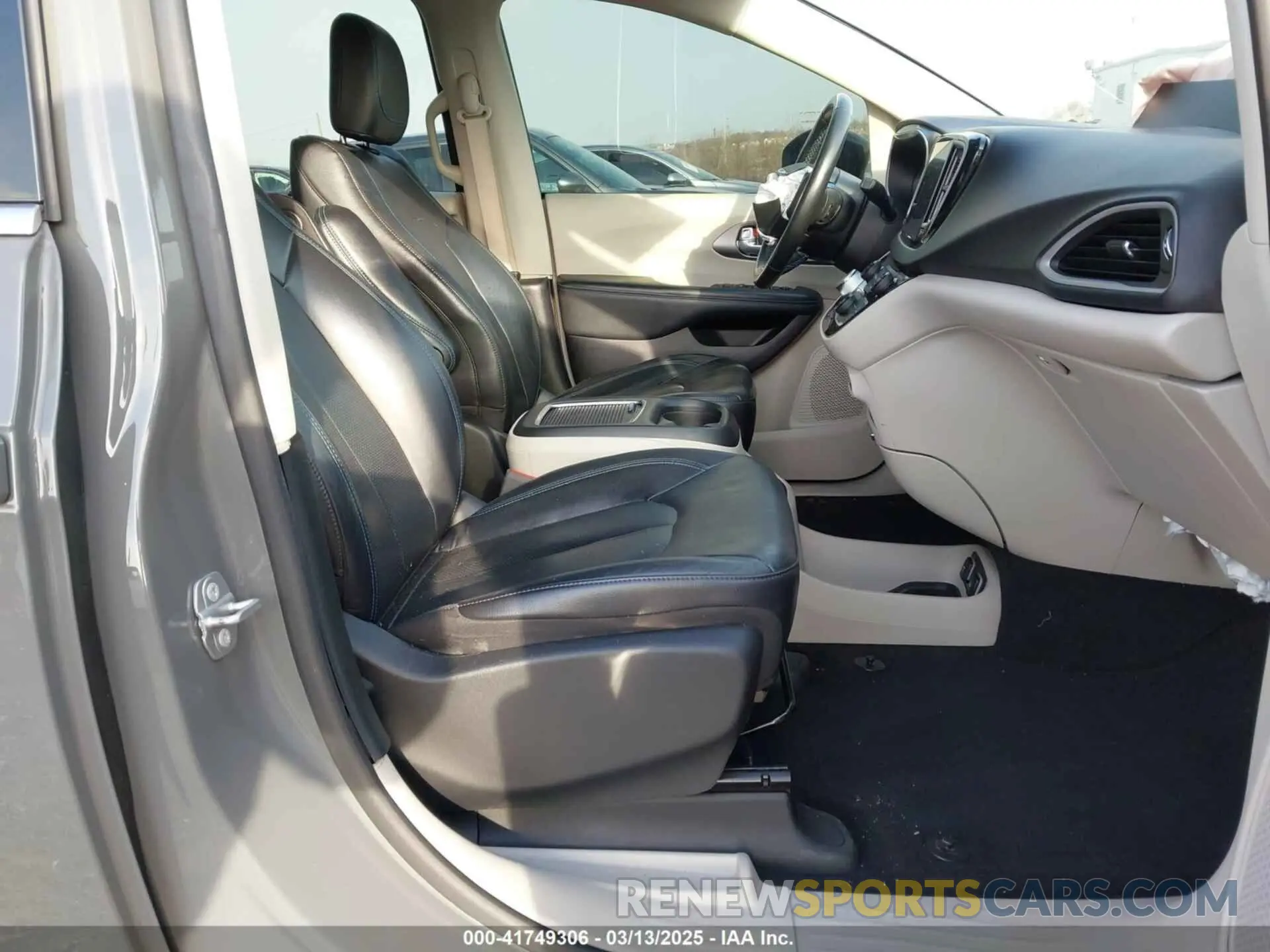 5 fotografías del automóvil dañado 2C4RC1BG4MR598328 CHRYSLER PACIFICA 2021