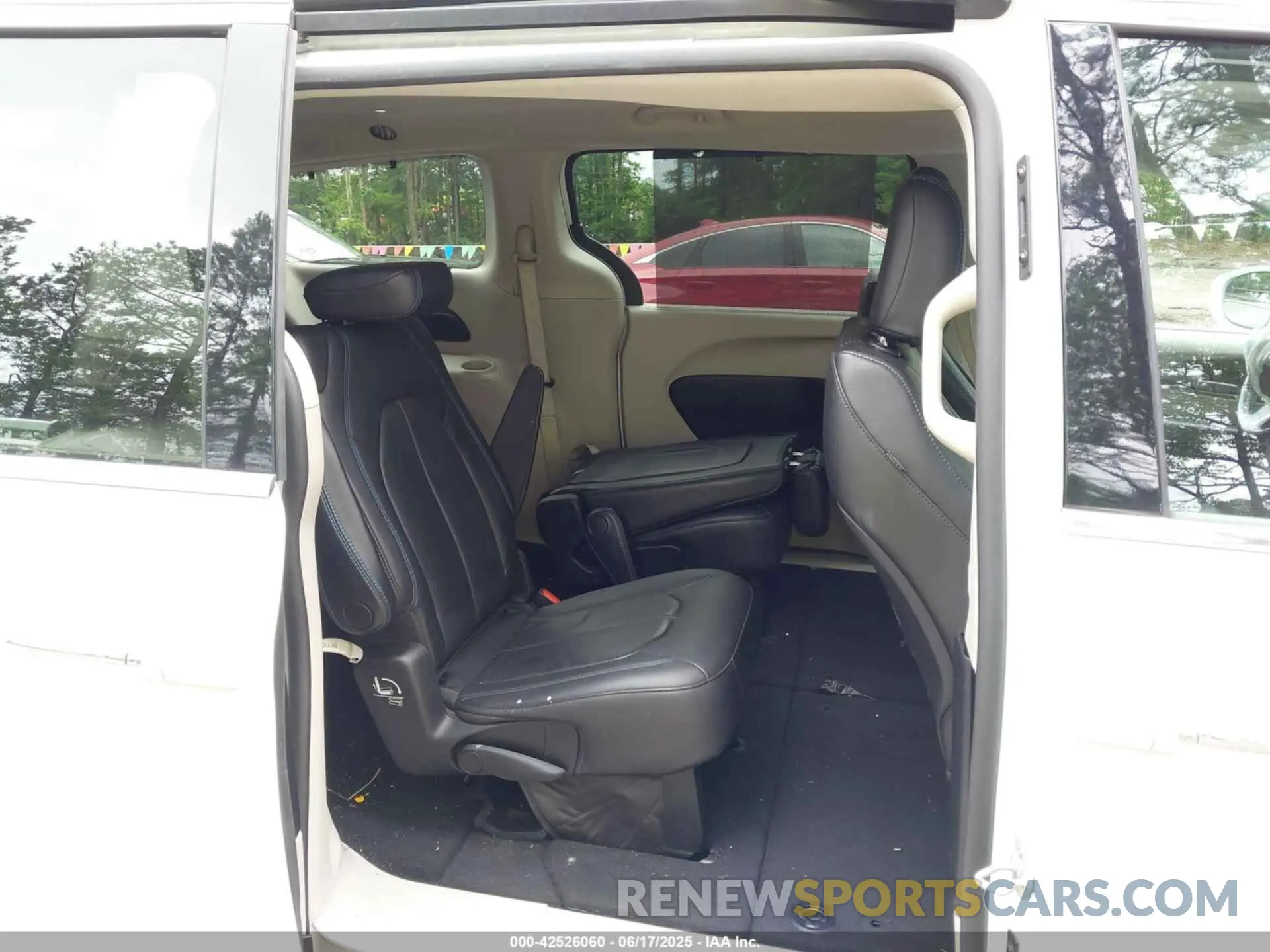 8 fotografías del automóvil dañado 2C4RC1BG5MR527414 CHRYSLER PACIFICA 2021