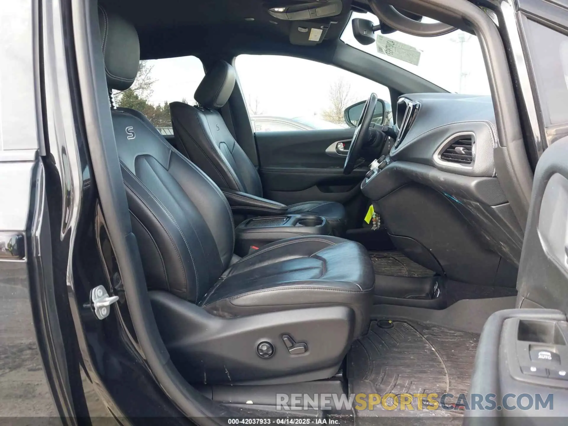 5 fotografías del automóvil dañado 2C4RC1BG5MR559795 CHRYSLER PACIFICA 2021