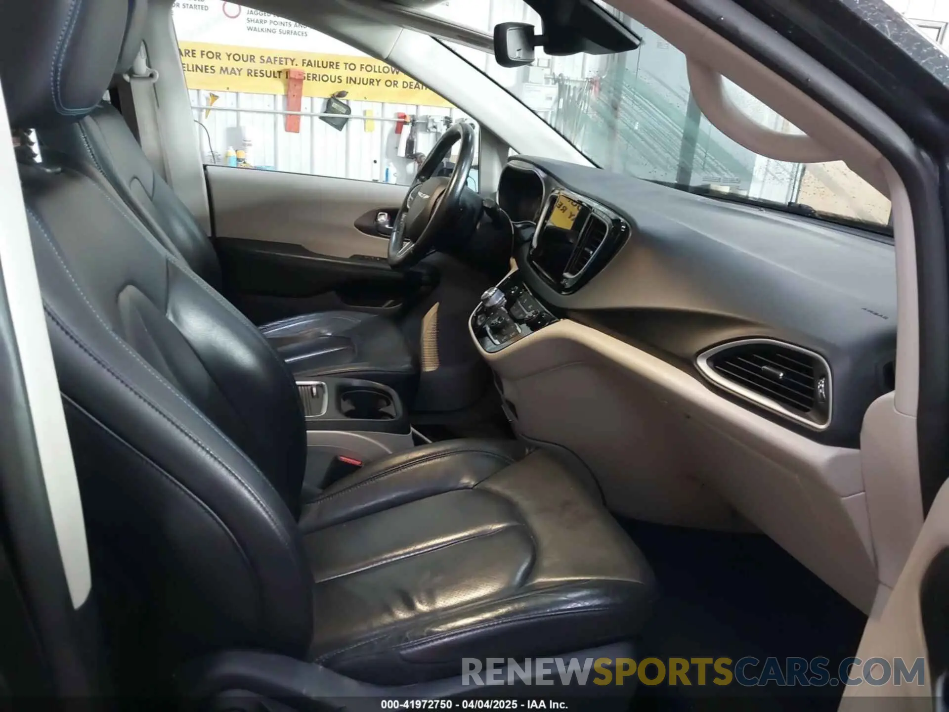 5 fotografías del automóvil dañado 2C4RC1BG5MR588987 CHRYSLER PACIFICA 2021