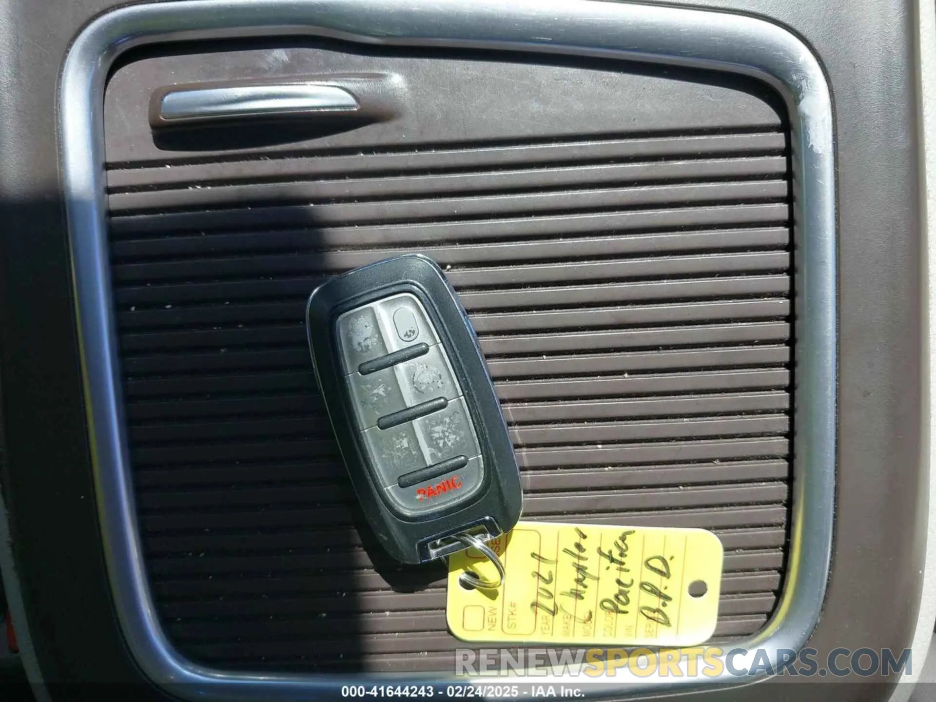 11 fotografías del automóvil dañado 2C4RC1BG6MR601455 CHRYSLER PACIFICA 2021