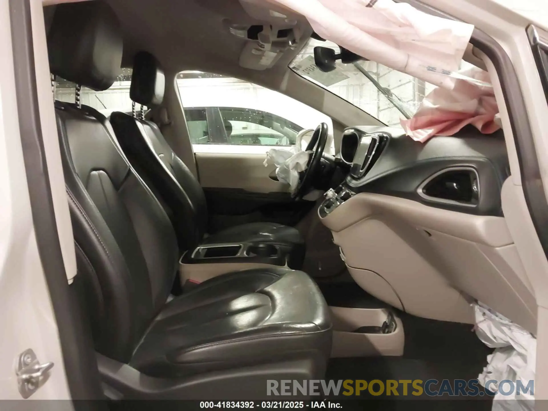 5 fotografías del automóvil dañado 2C4RC1BG7MR531772 CHRYSLER PACIFICA 2021