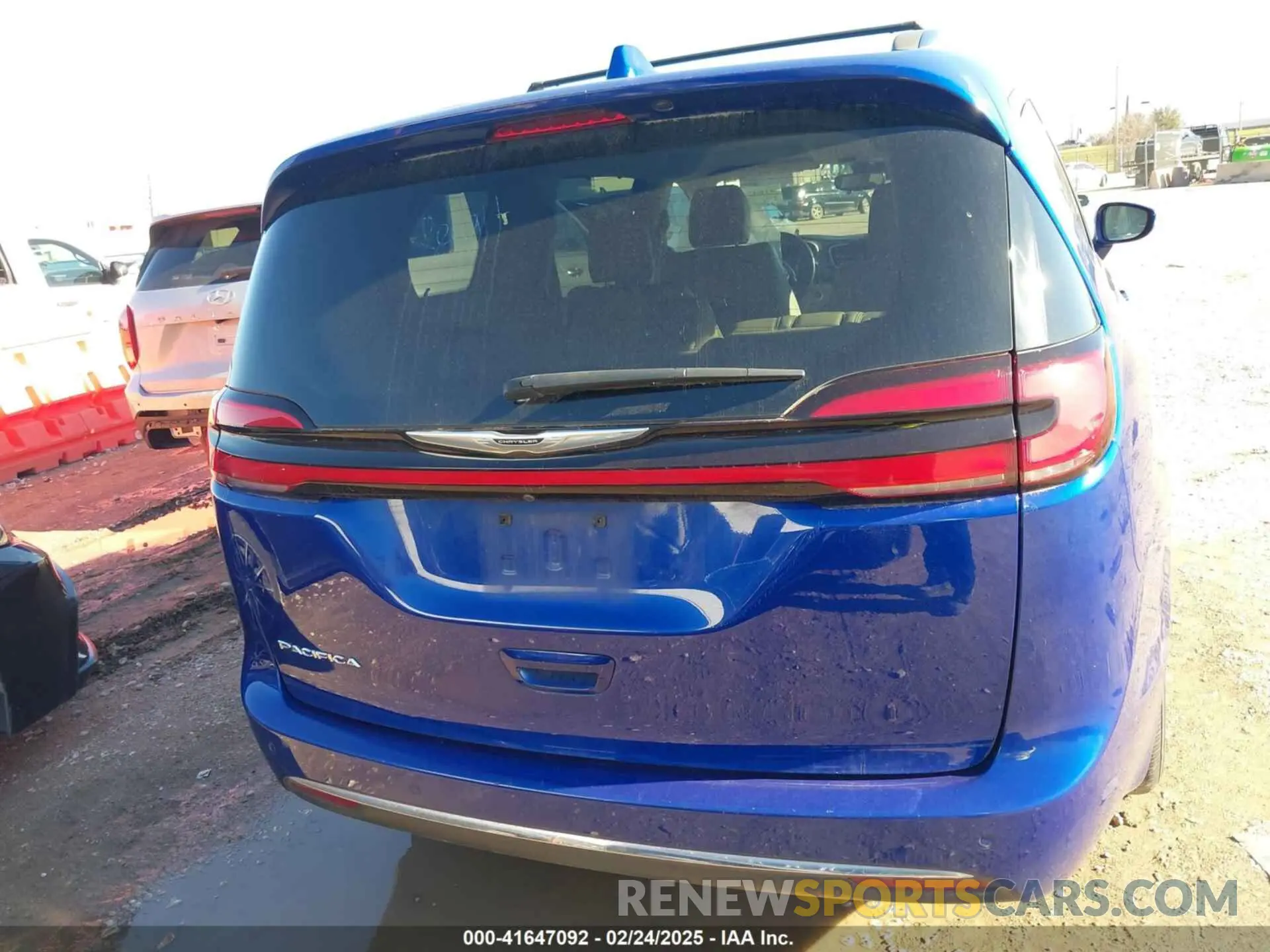 16 fotografías del automóvil dañado 2C4RC1BG8MR574789 CHRYSLER PACIFICA 2021