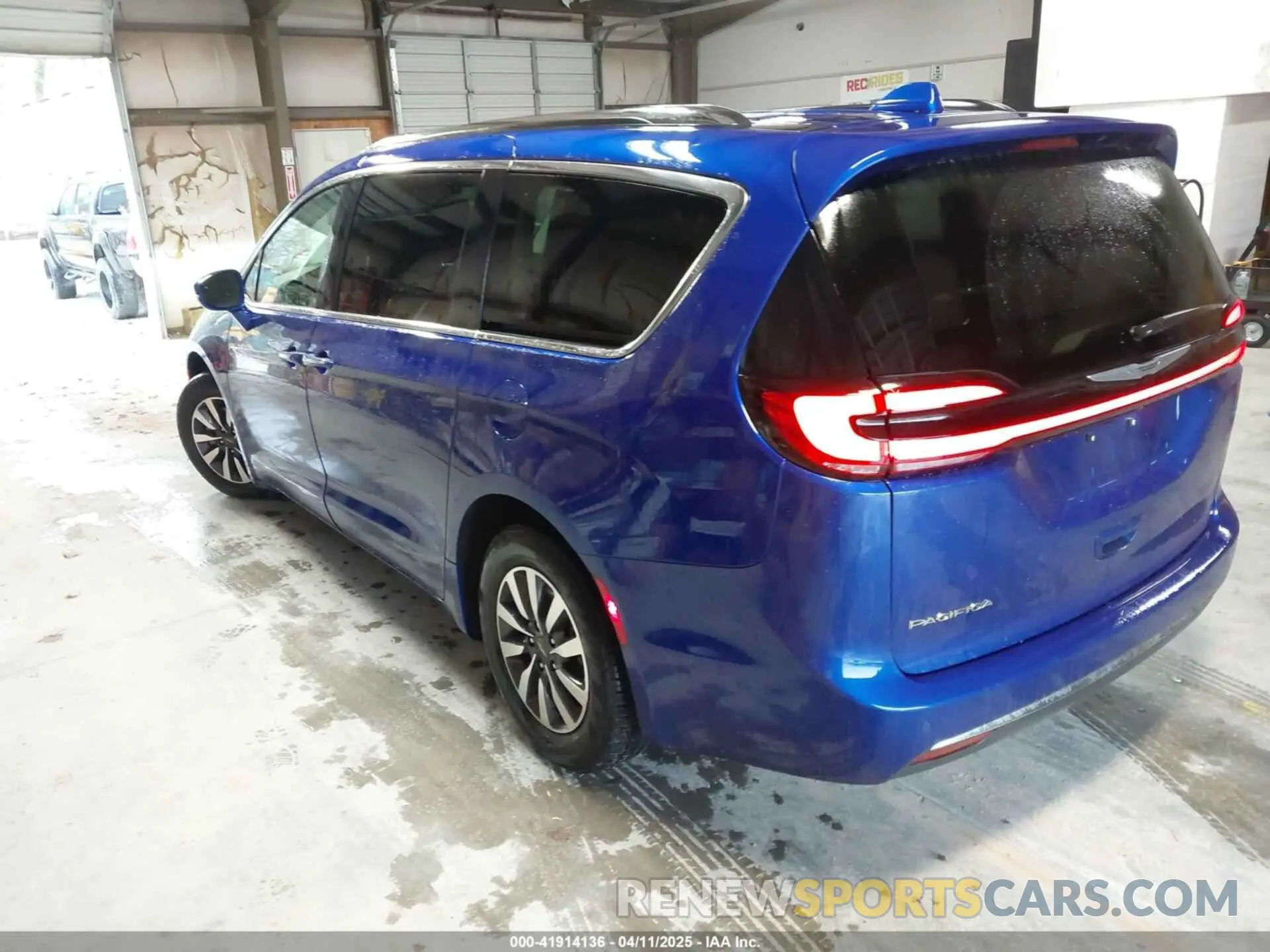 3 fotografías del automóvil dañado 2C4RC1BGXMR503108 CHRYSLER PACIFICA 2021