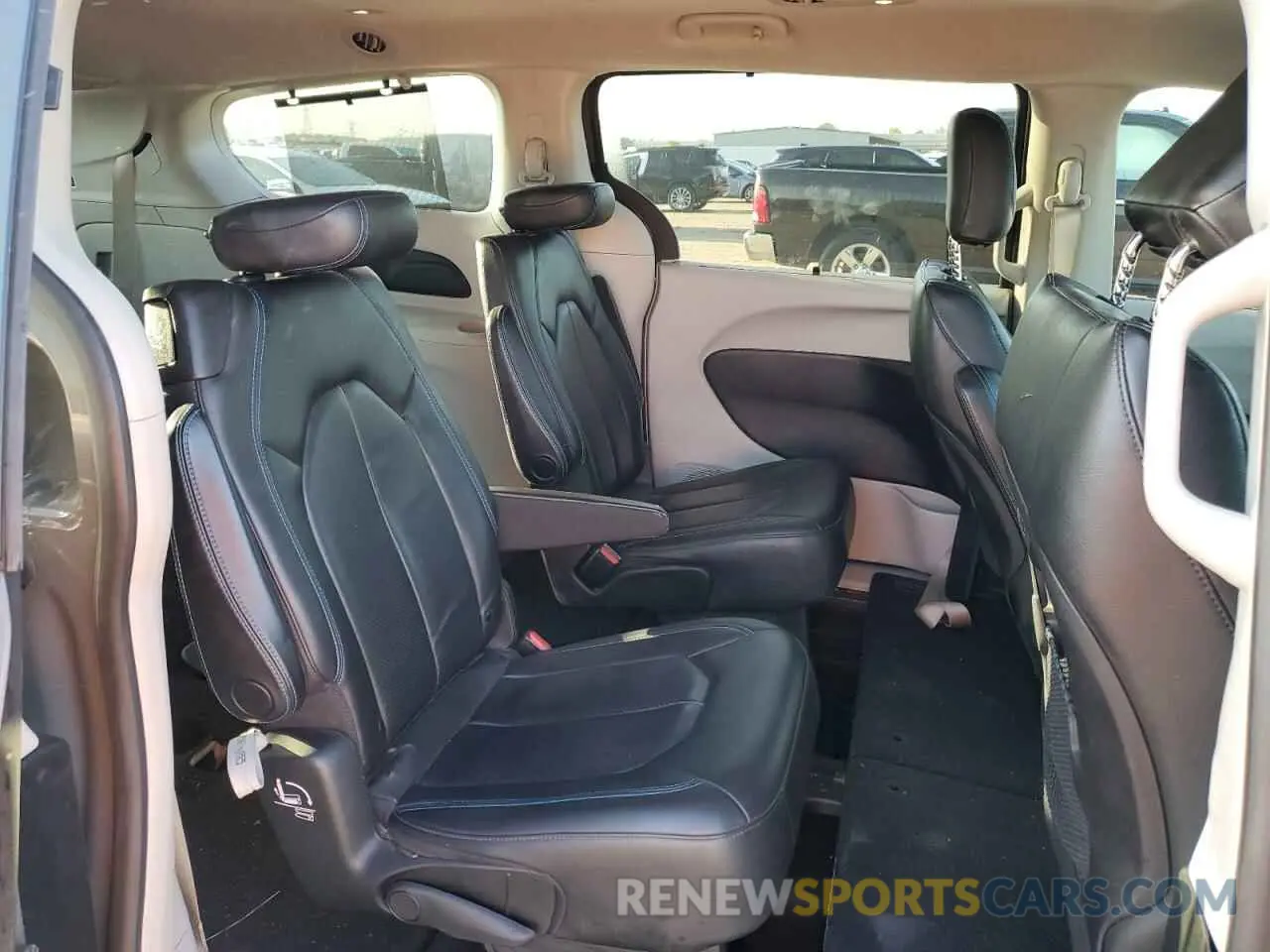 11 fotografías del automóvil dañado 2C4RC1BGXMR533340 CHRYSLER PACIFICA 2021