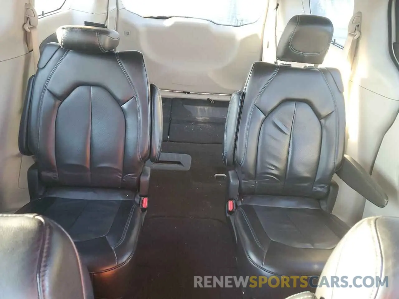 10 fotografías del automóvil dañado 2C4RC1BGXMR592176 CHRYSLER PACIFICA 2021