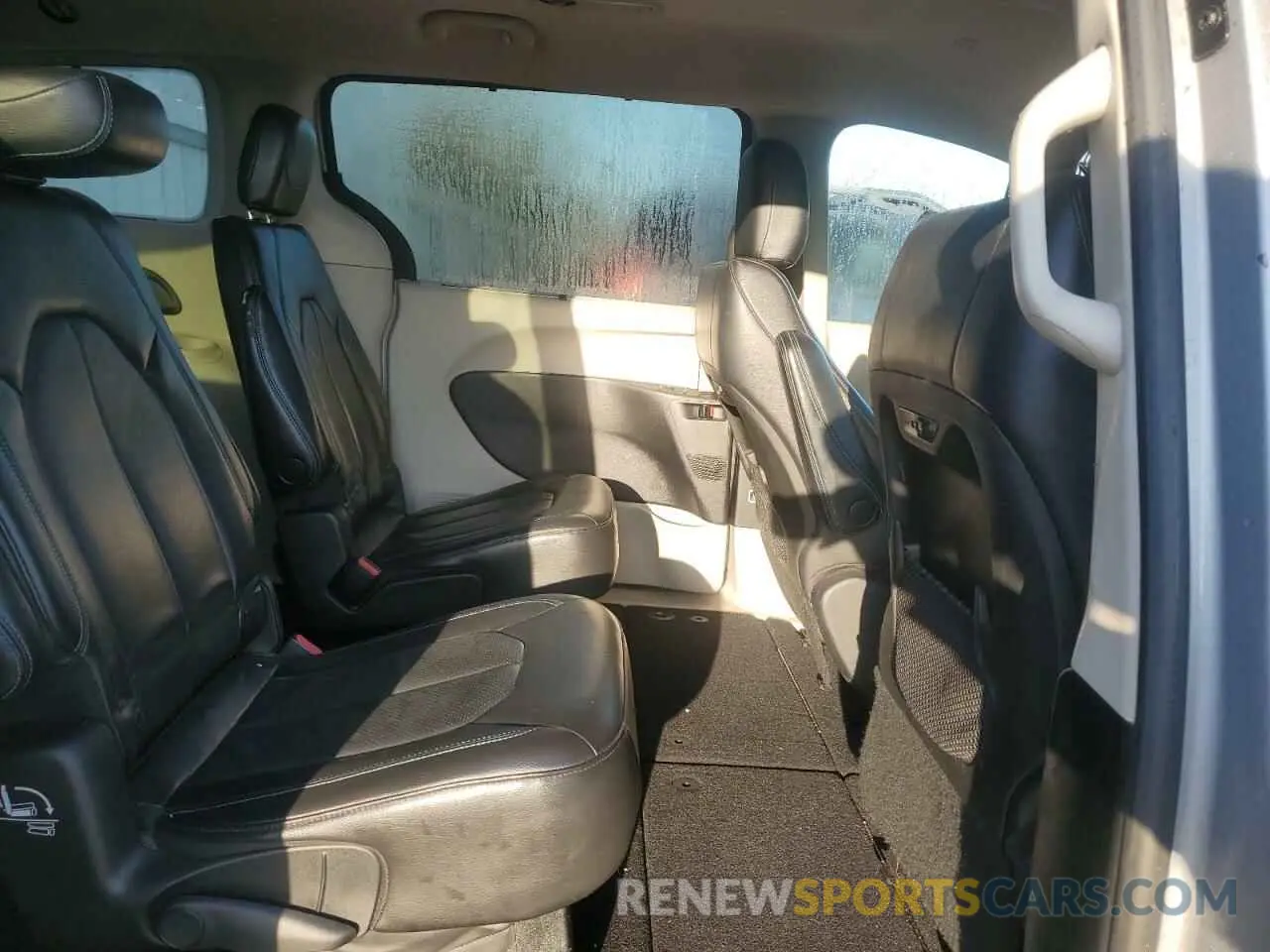 11 fotografías del automóvil dañado 2C4RC1BGXMR592176 CHRYSLER PACIFICA 2021