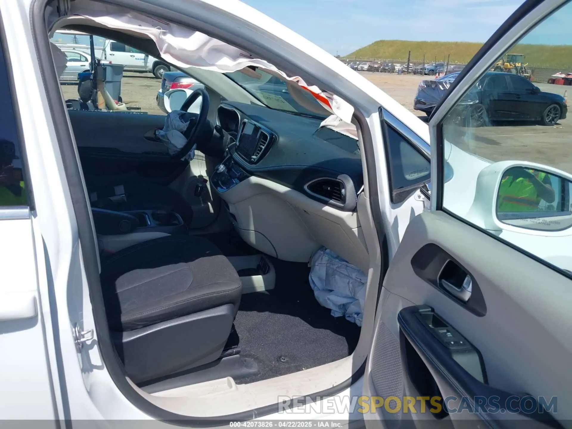 5 fotografías del automóvil dañado 2C4RC1FG3MR596158 CHRYSLER PACIFICA 2021