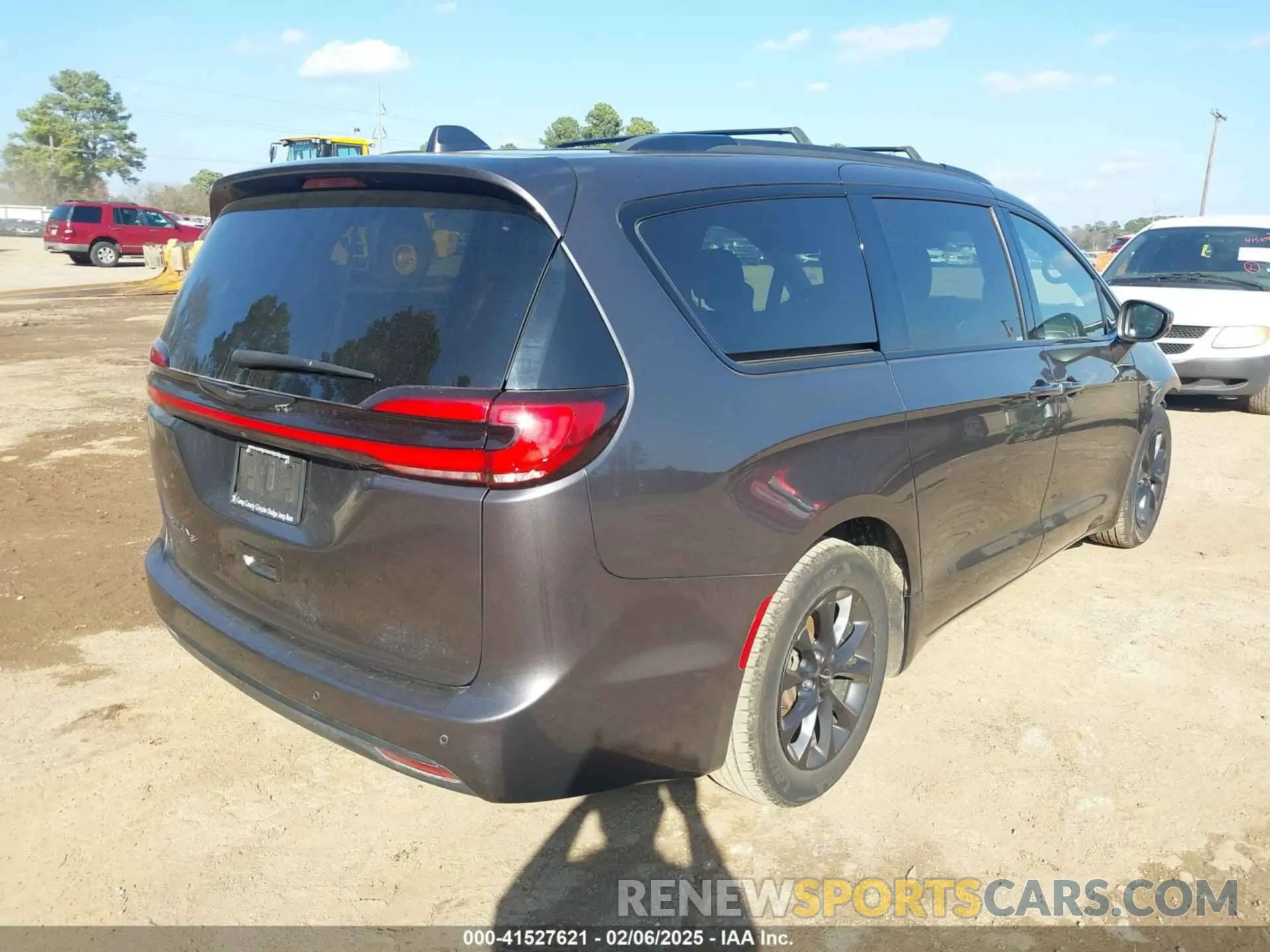 4 fotografías del automóvil dañado 2C4RC1FG7MR572087 CHRYSLER PACIFICA 2021