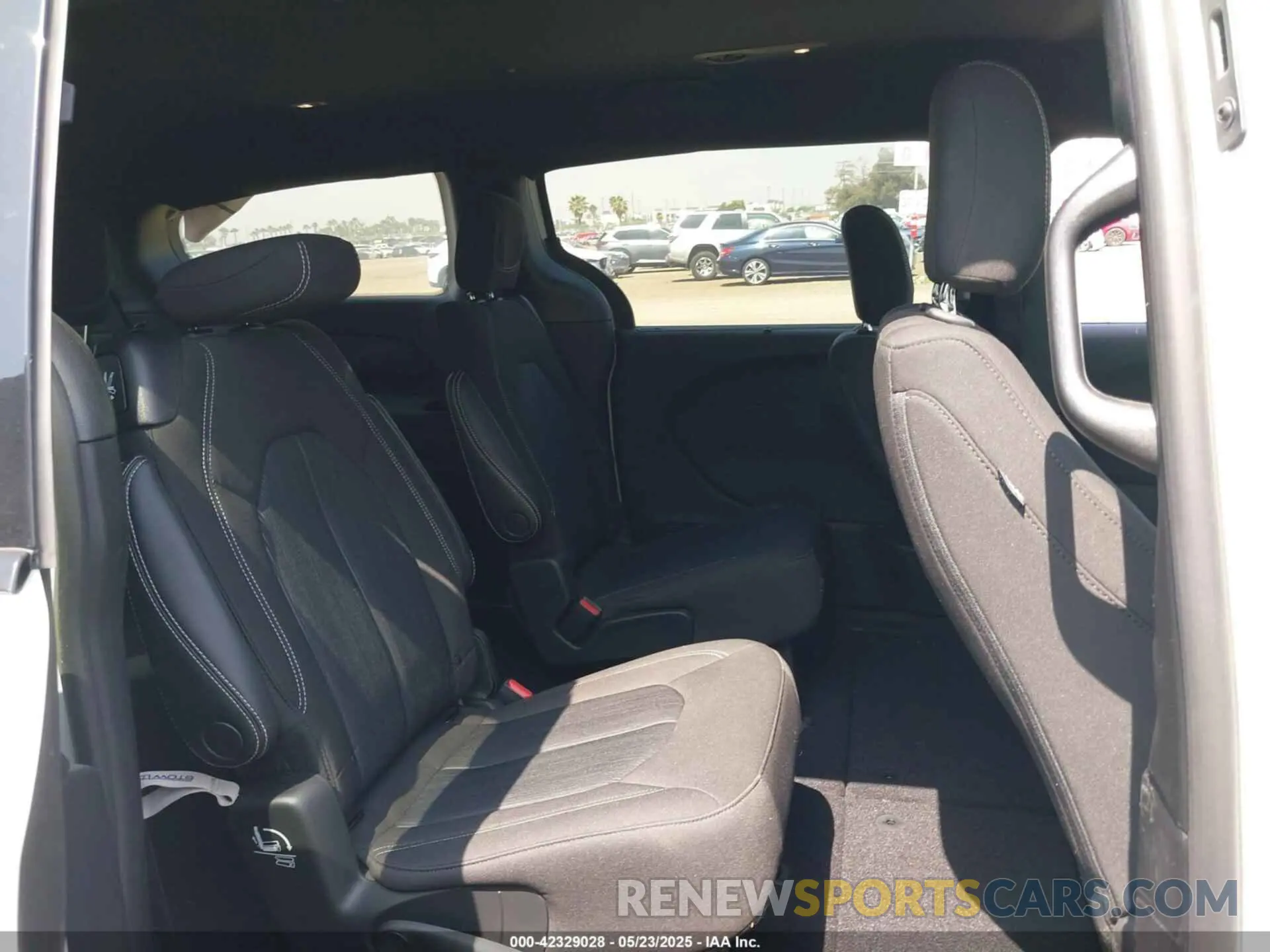 8 fotografías del automóvil dañado 2C4RC1FG7MR605587 CHRYSLER PACIFICA 2021