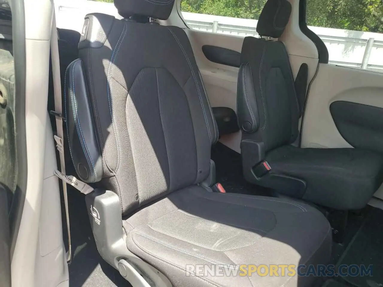 11 fotografías del automóvil dañado 2C4RC1FG8MR535372 CHRYSLER PACIFICA 2021