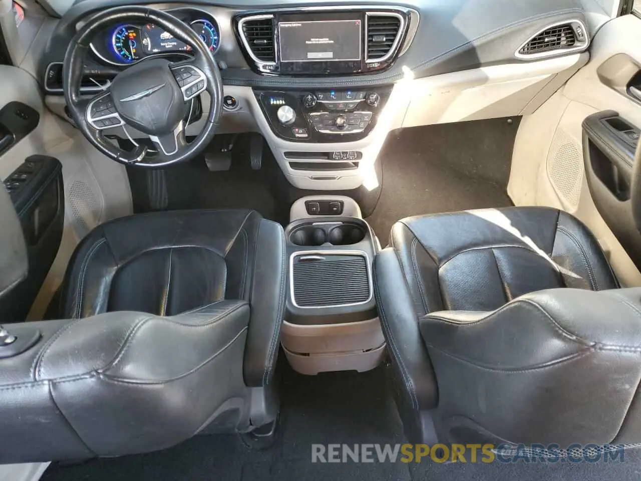8 fotografías del automóvil dañado 2C4RC1L72MR596401 CHRYSLER PACIFICA 2021